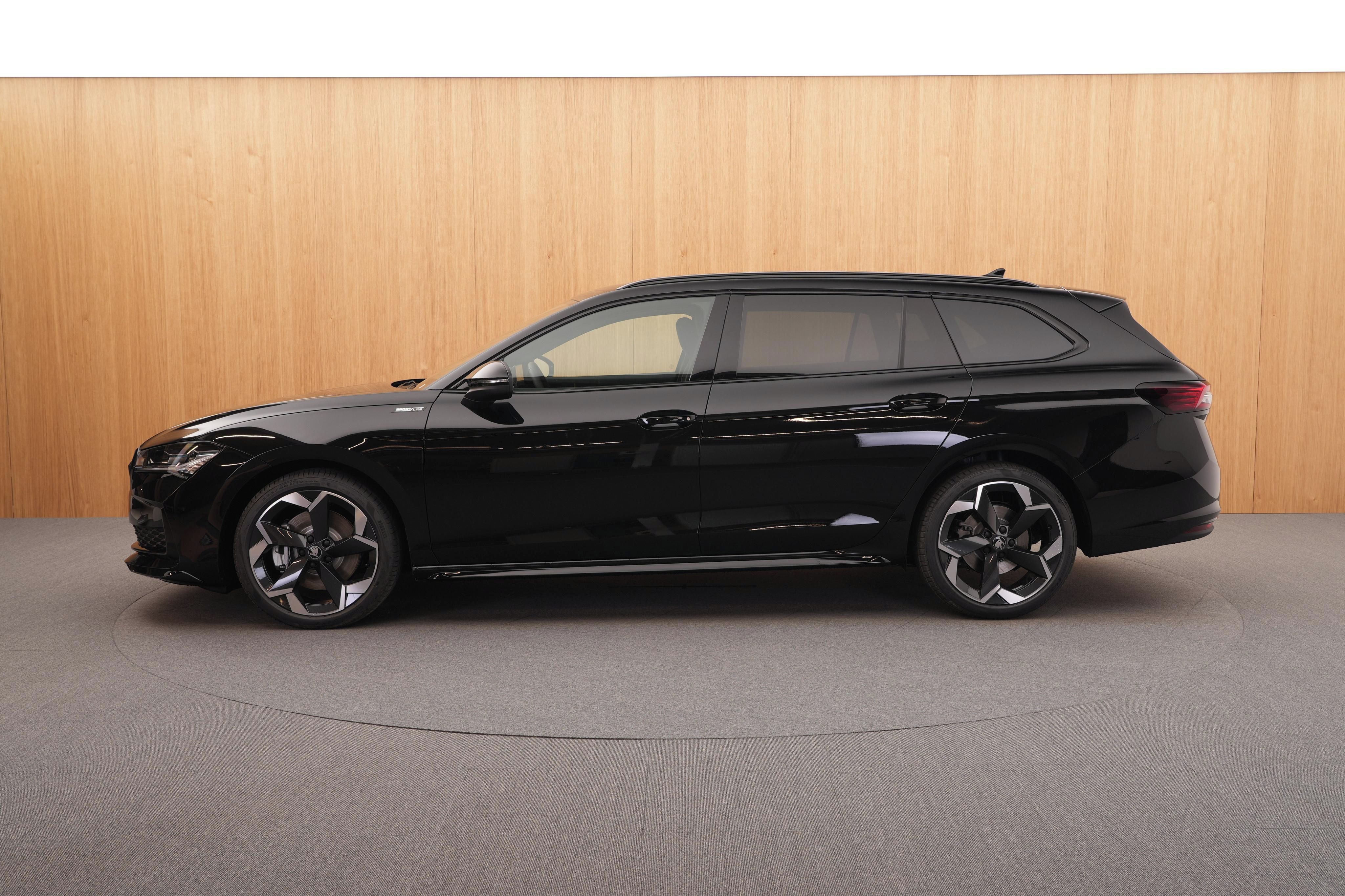 Škoda Superb, Sportline 2.0 TDI 4x4 DSG - fotka 2