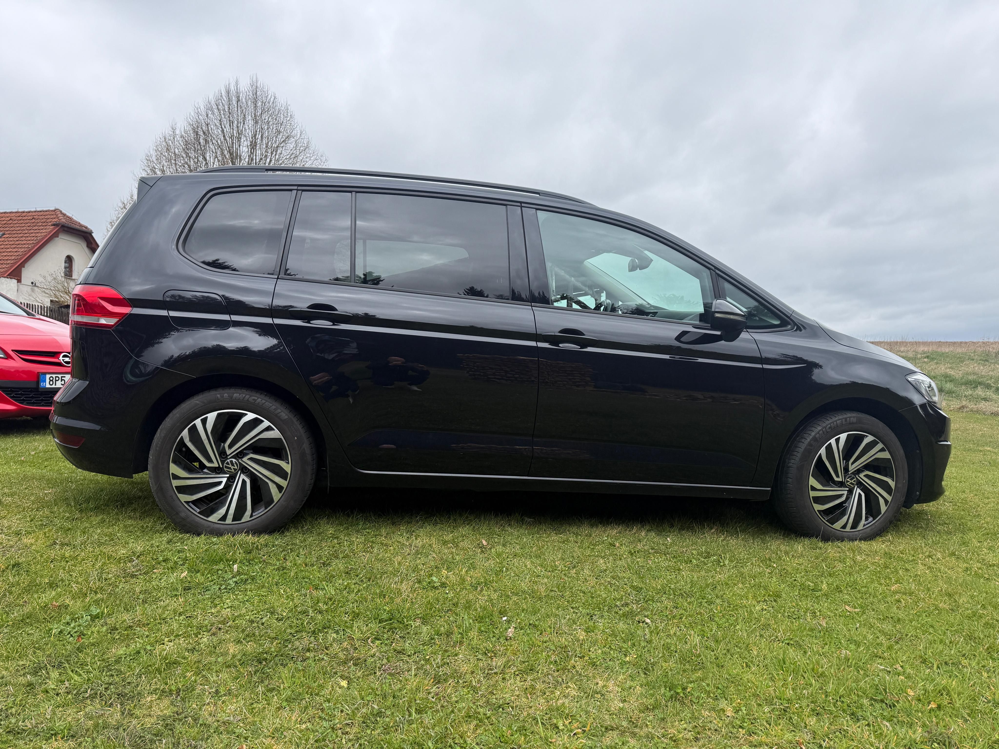 Volkswagen Touran - fotka 4