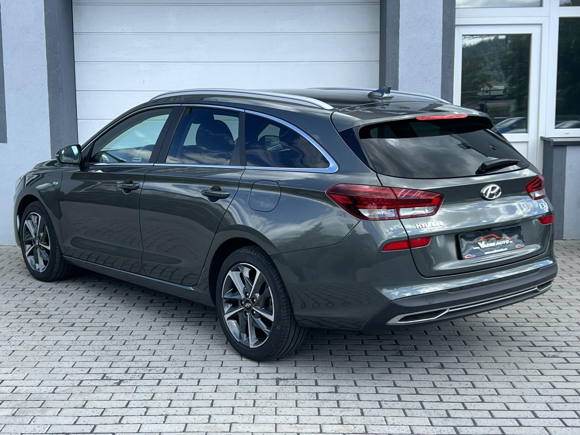 Hyundai i30, 1.5T-GDi 118kW STYLE AT KŮŽE - fotka 3