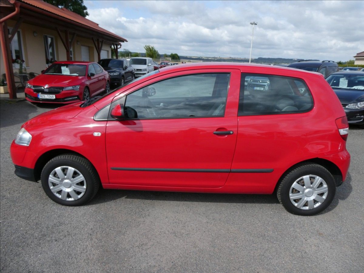 Volkswagen Fox, 1,2 HTP 2 x kola - fotka 6