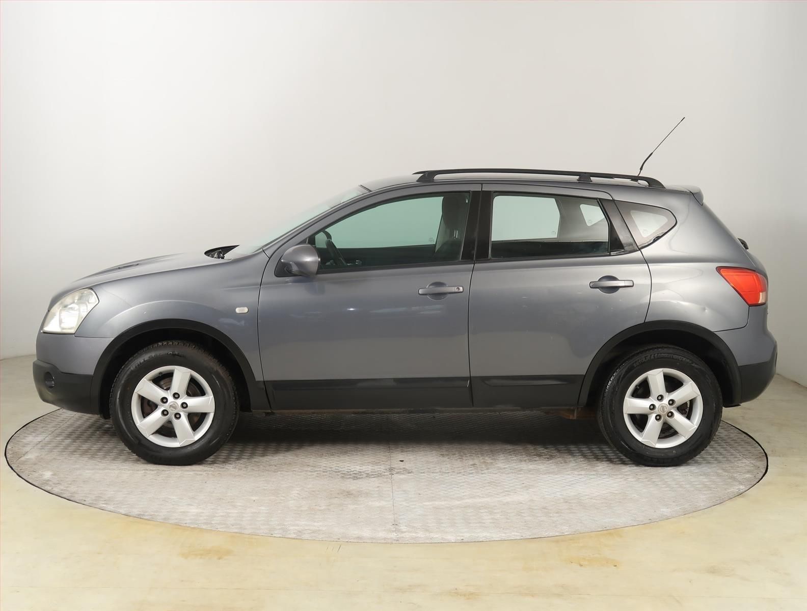 Nissan Qashqai, 1.6, po STK, Tažné - fotka 3