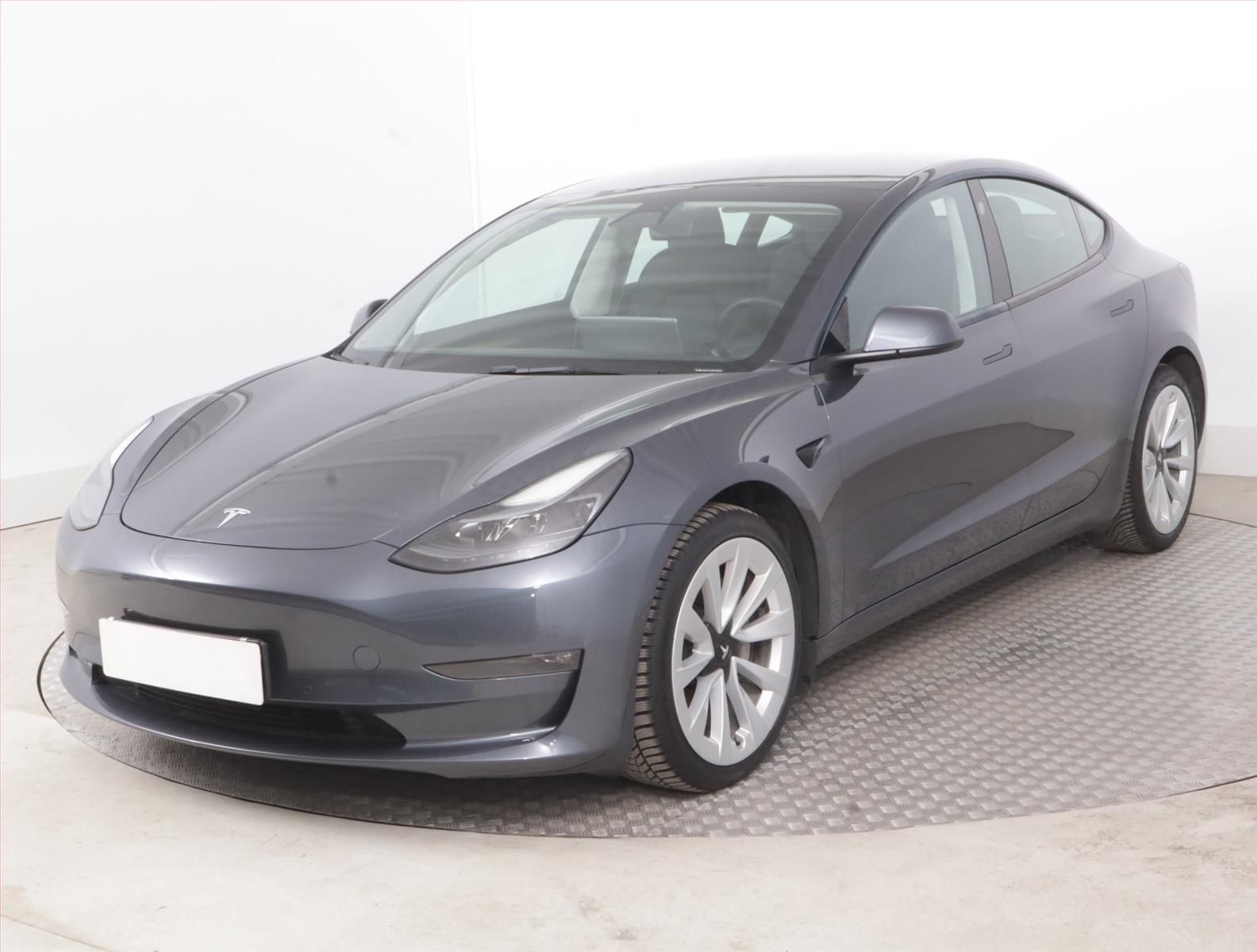 Tesla Model 3, Long Range 4WD 79kWh, SoH 92% - fotka 2