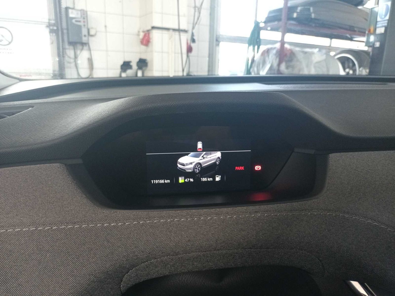 Škoda Enyaq, iV 80 (82 kWh), SoH 89% - fotka 3
