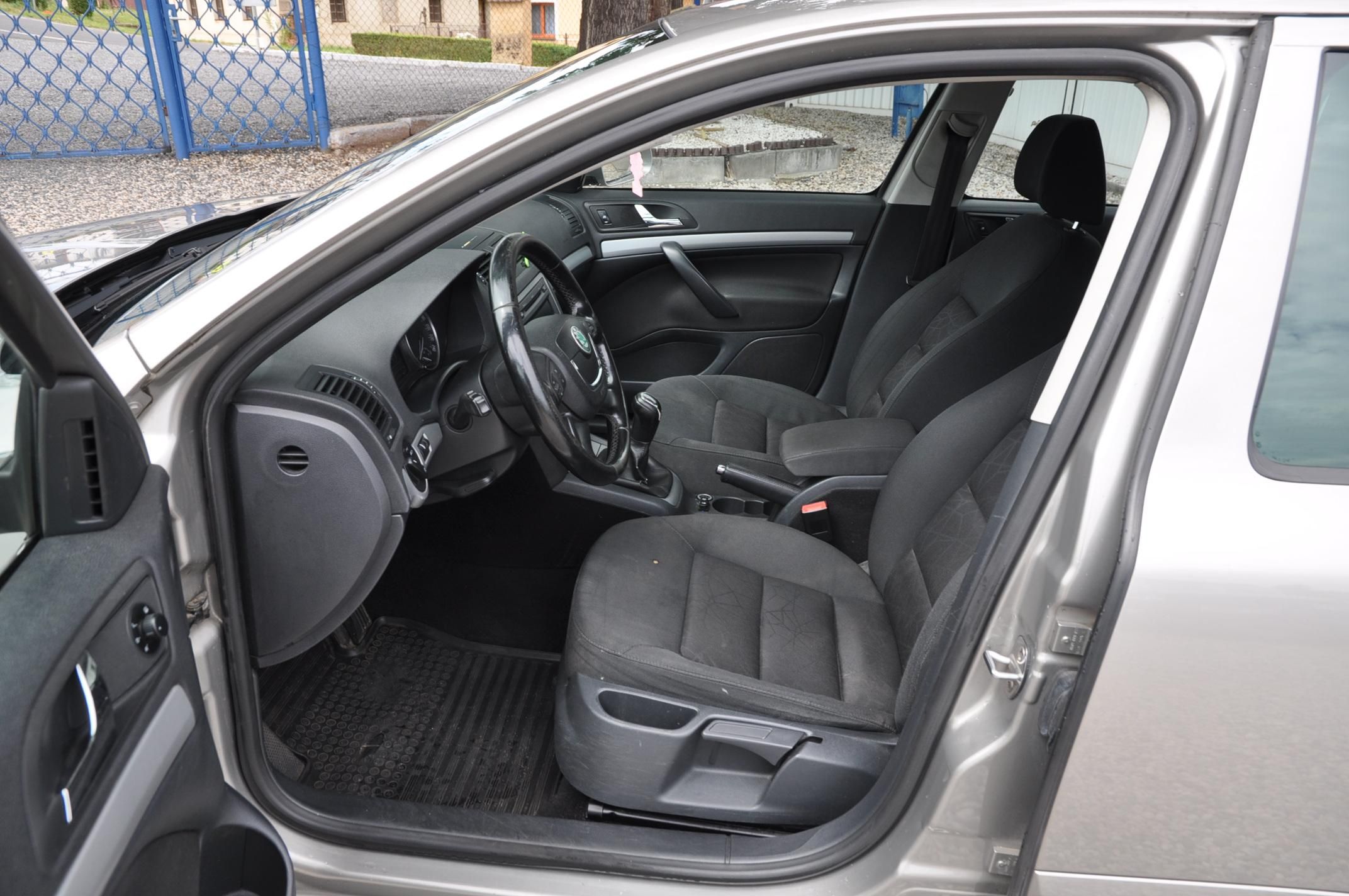 Škoda Octavia, II 2.0TDi 103kW KOMBI Ambition - fotka 6