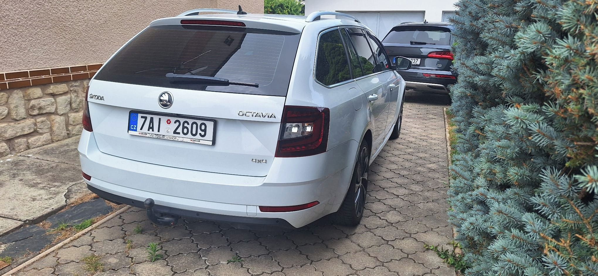 Škoda Octavia, 2.0 TDi L&K 4x4 135kW - fotka 6