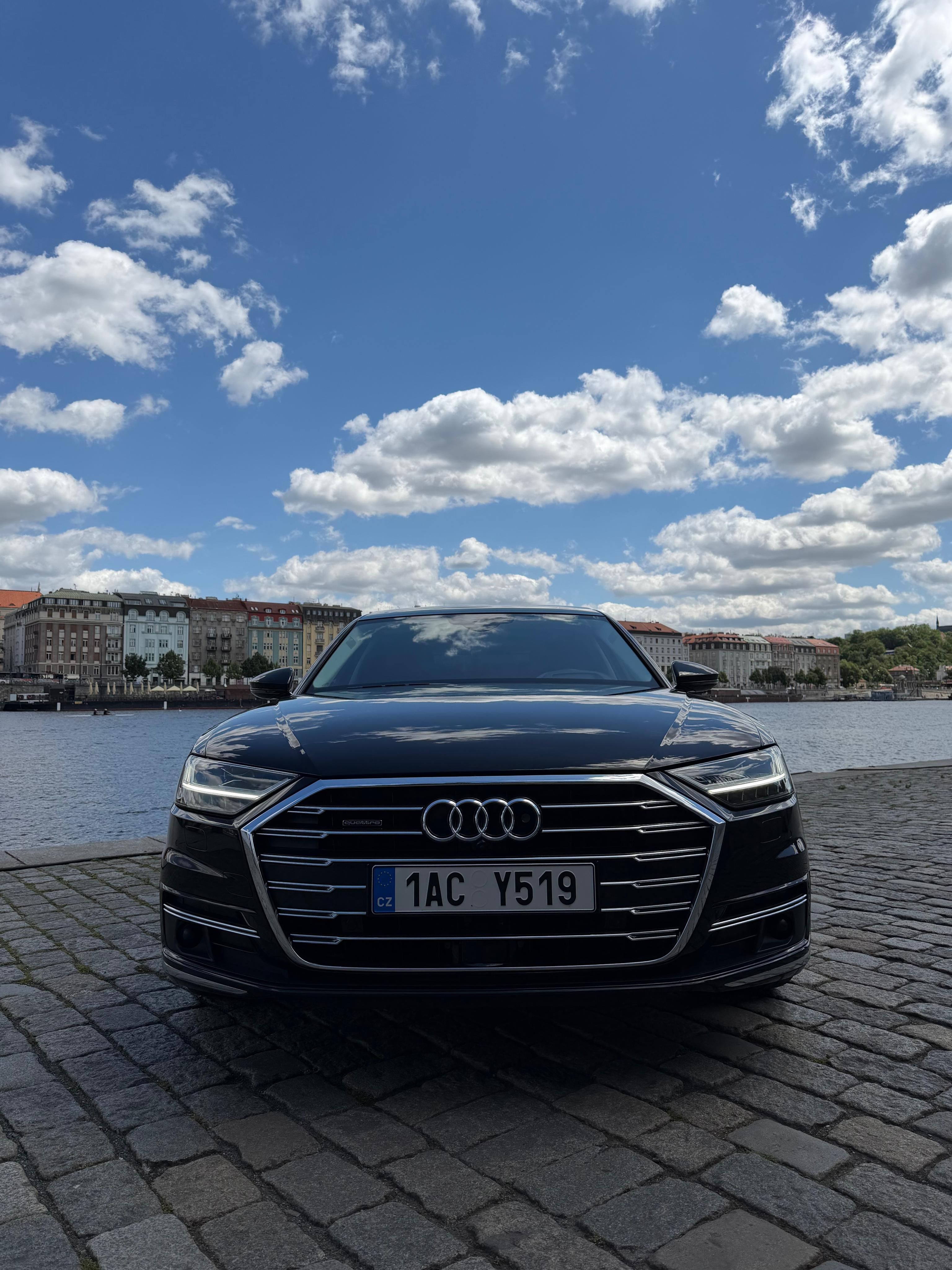 Audi A8, Top stav, plná výbava! - fotka 2