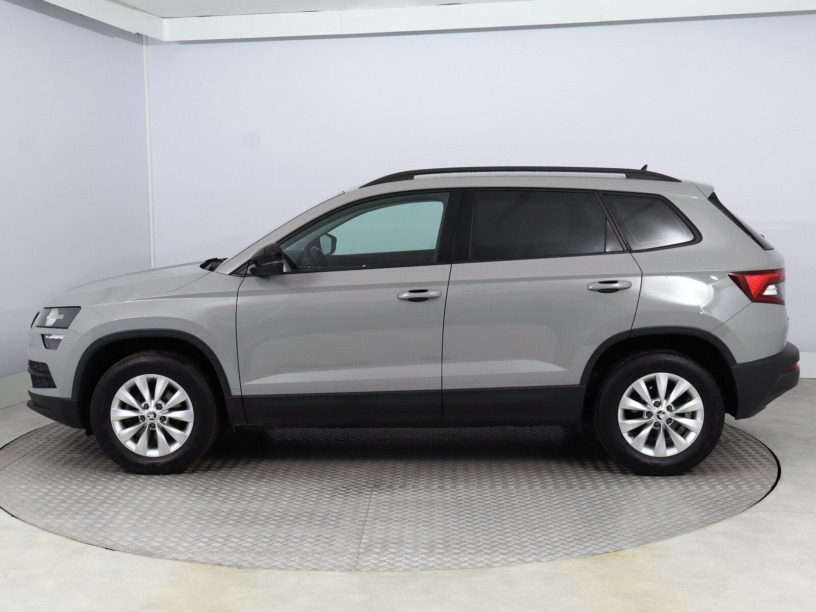 Škoda Karoq, 1.0 TSI, Serv.kniha - fotka 3