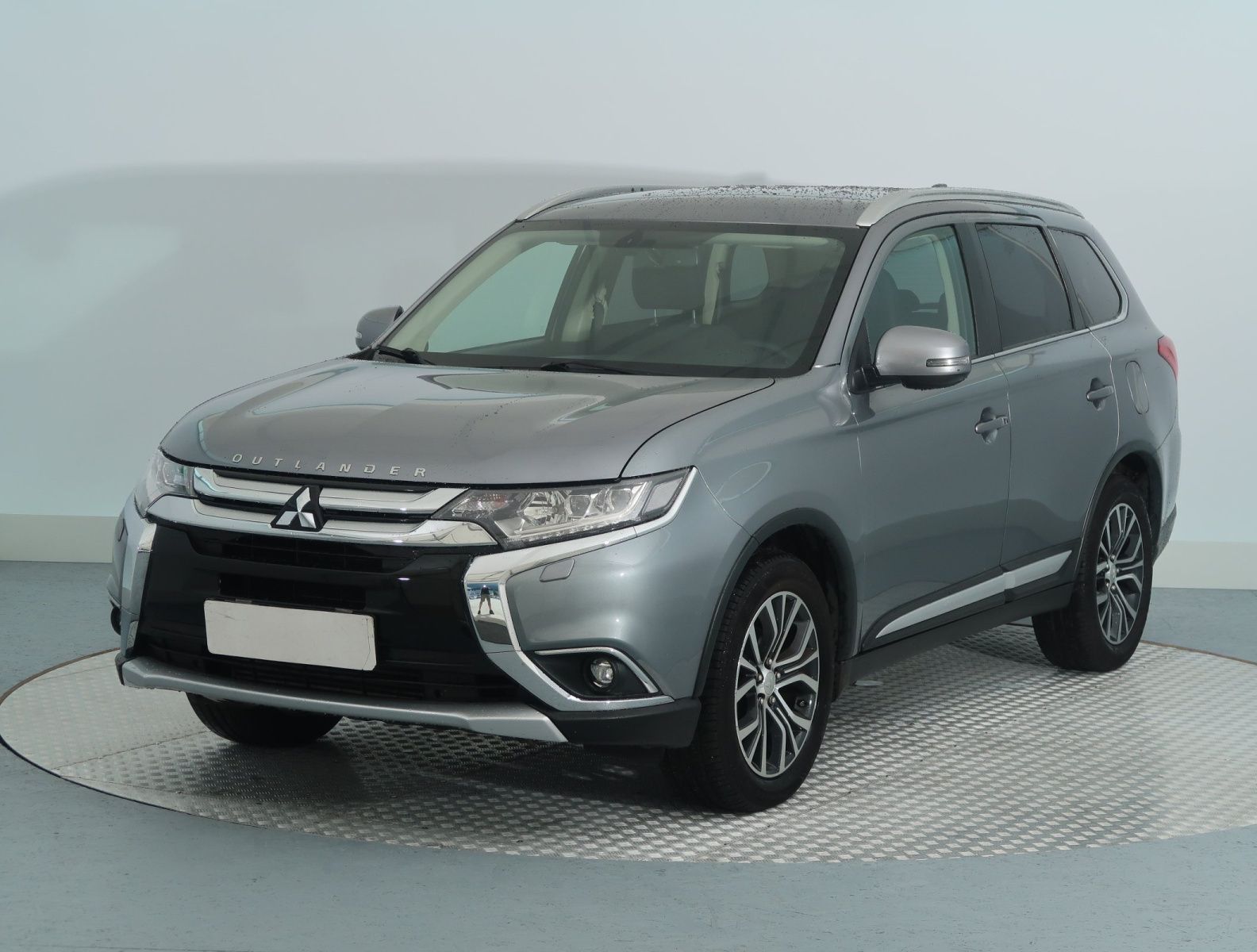 Mitsubishi Outlander, 2.2 DI-D, 4X4, 7 míst, ČR - fotka 3