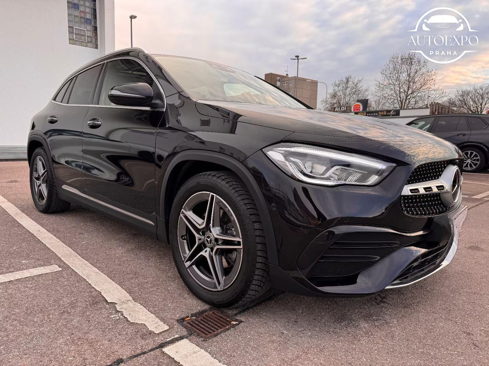 Mercedes-Benz GLA, 220d 4Matic AMG LINE*PANORAMA - fotka 2