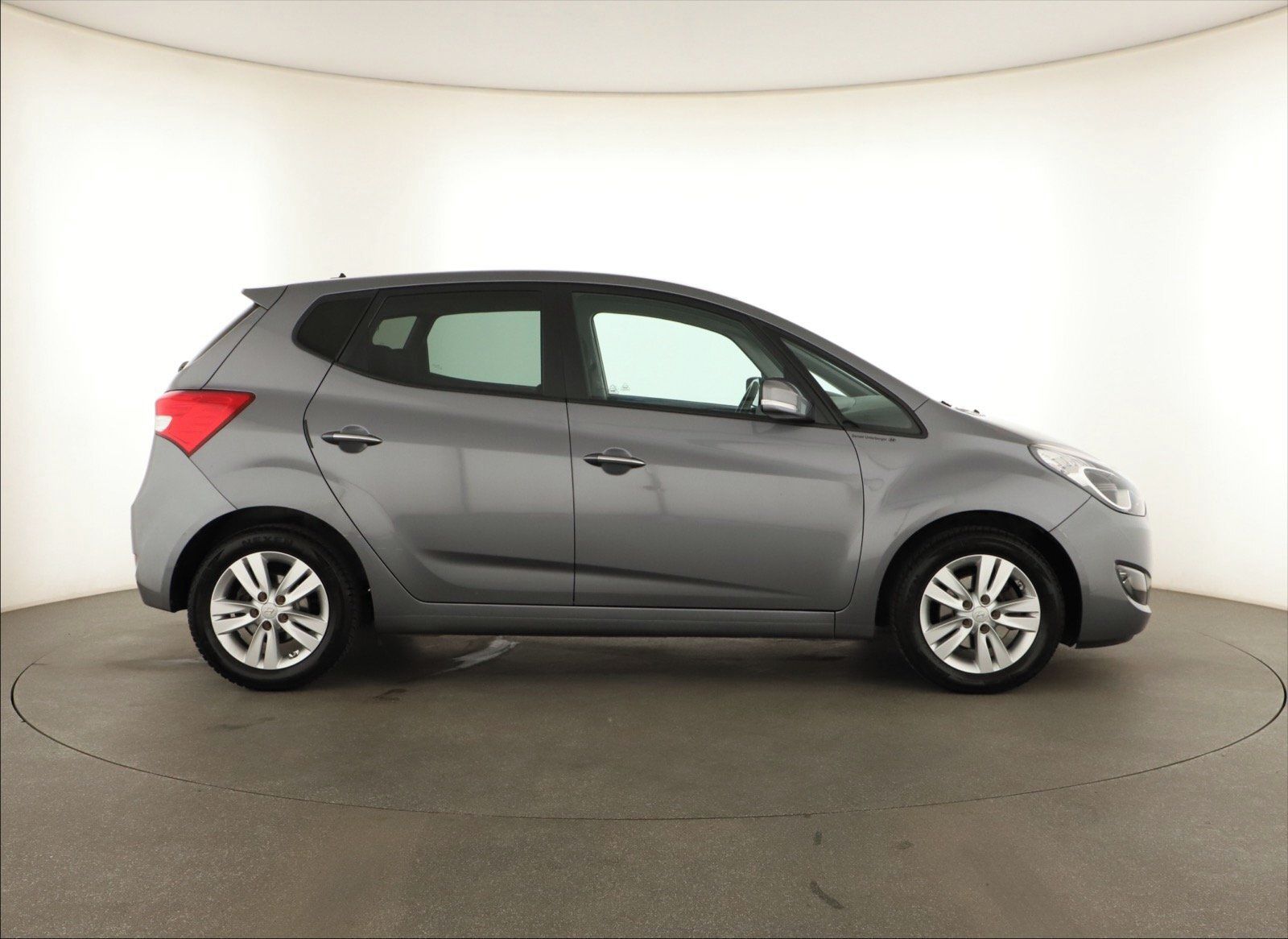 Hyundai ix20, 1.6 CVVT, Automat, Serv.kniha - fotka 5
