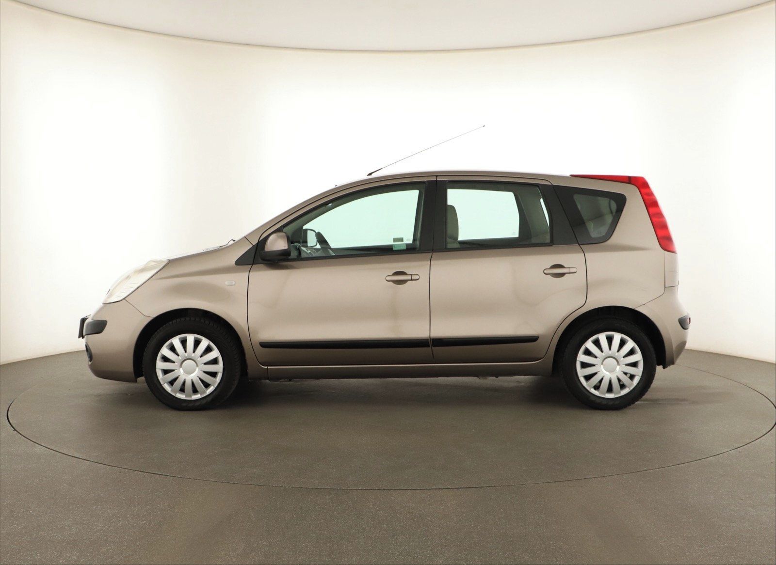 Nissan Note, 1.5 dCi, rezervace - fotka 3