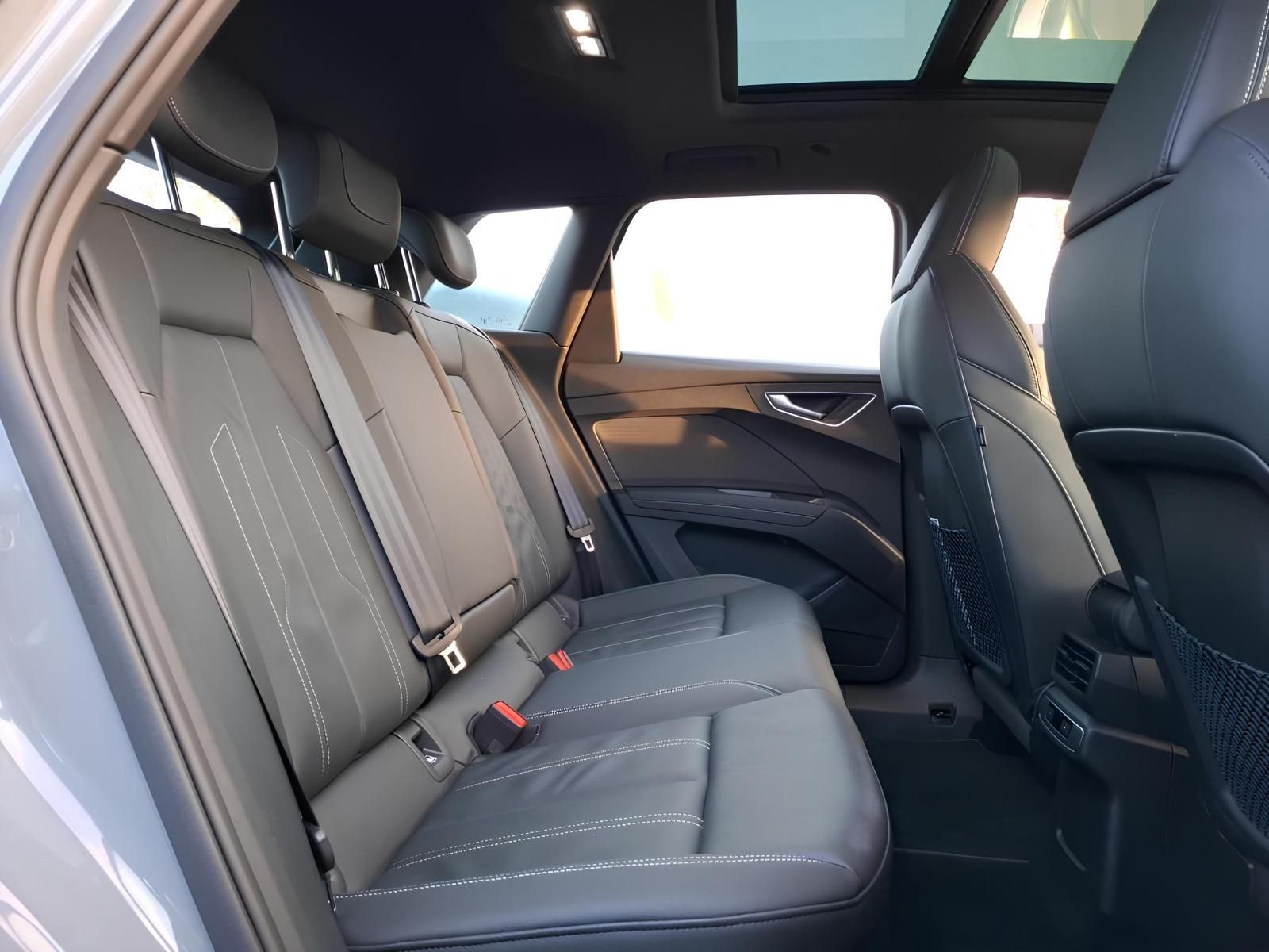 Audi Q4 e-tron, 45 195kW 82kWh Quattro S-Line - fotka 5