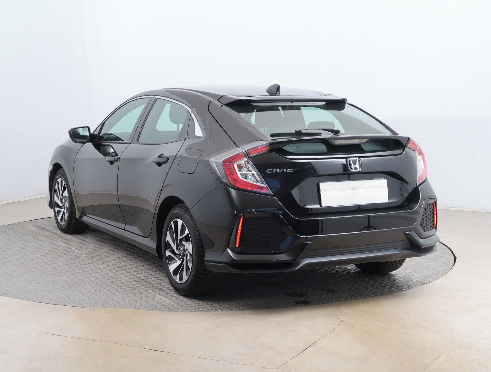 Honda Civic, 1.0 VTEC Turbo, ČR,1.maj - fotka 4