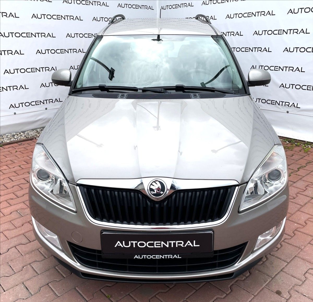 Škoda Roomster, 1,2 TSi,77kW,serv.kn. - fotka 2
