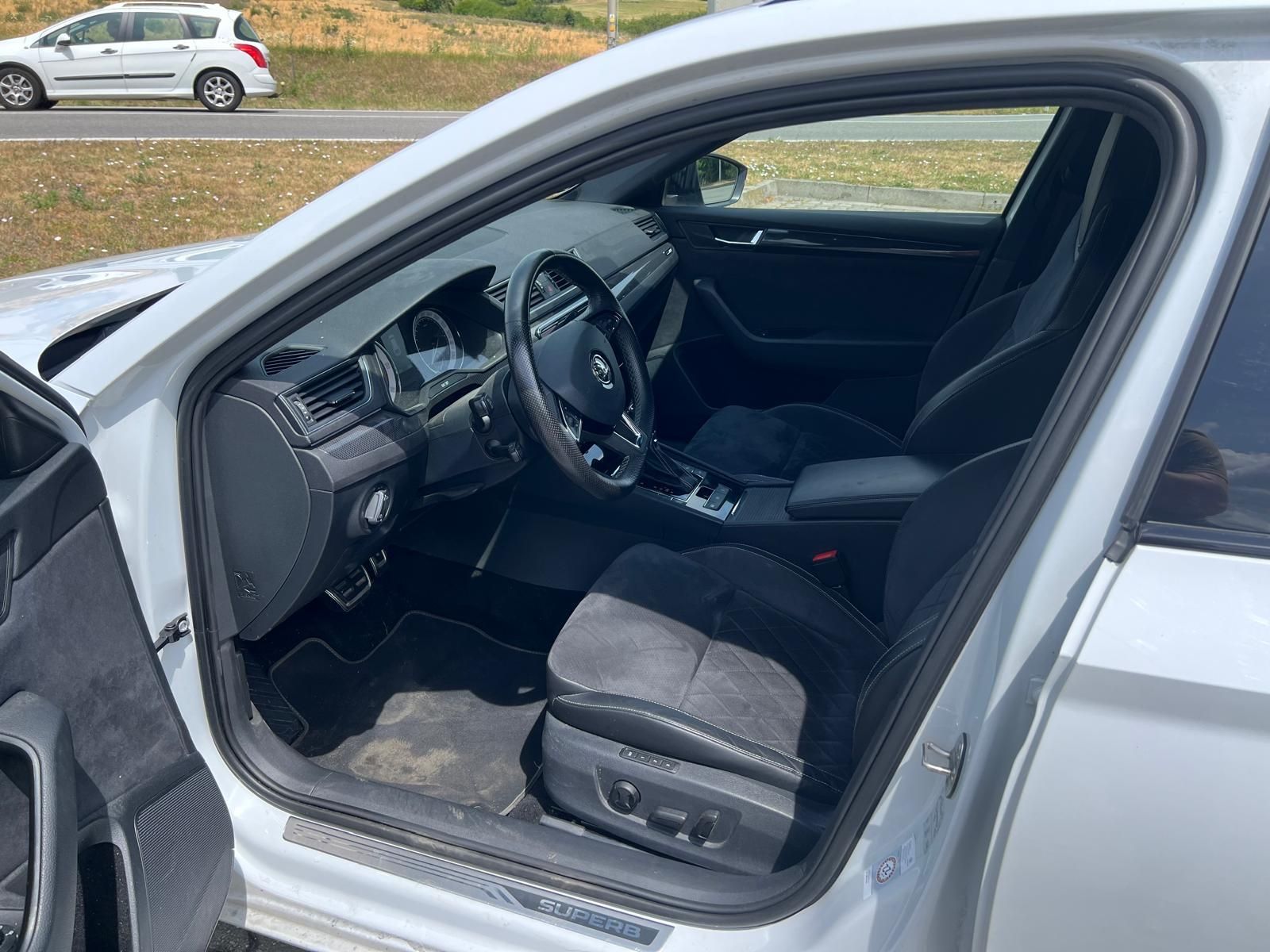 Škoda Superb, 2.0 TDi Sportline - fotka 5