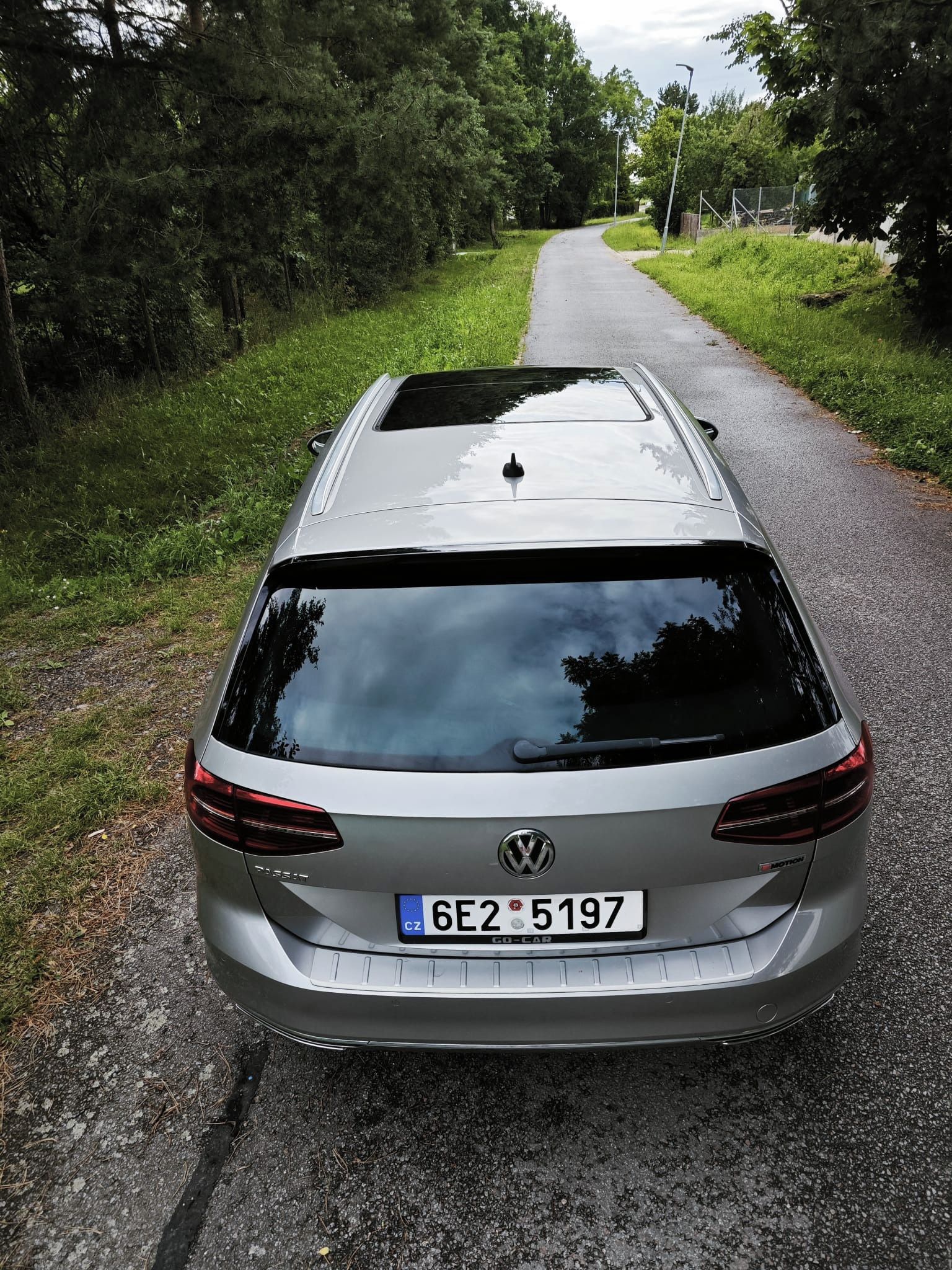 Volkswagen Passat, R-Line 2.0 BiTDI 176 kW DSG 4M - fotka 5