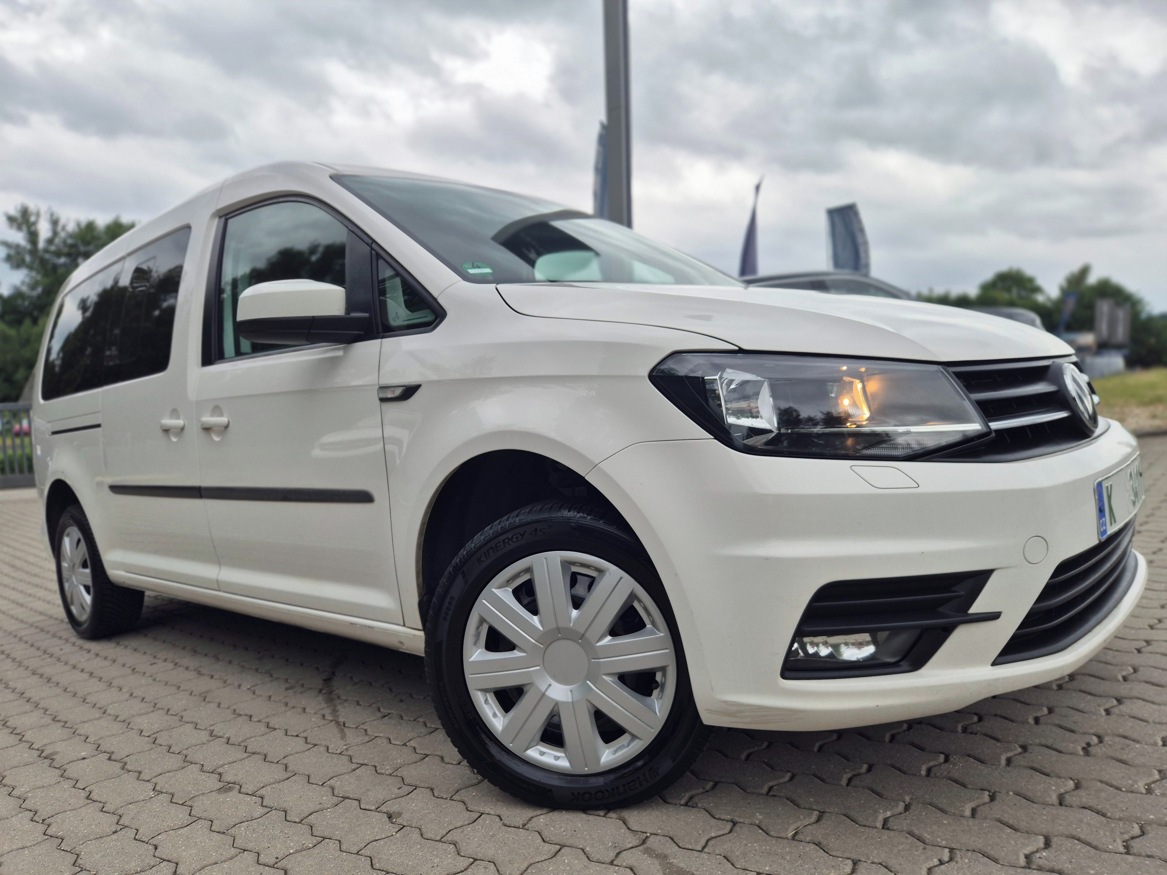 Volkswagen Caddy, 7 mistna plny servis záruka - fotka 2