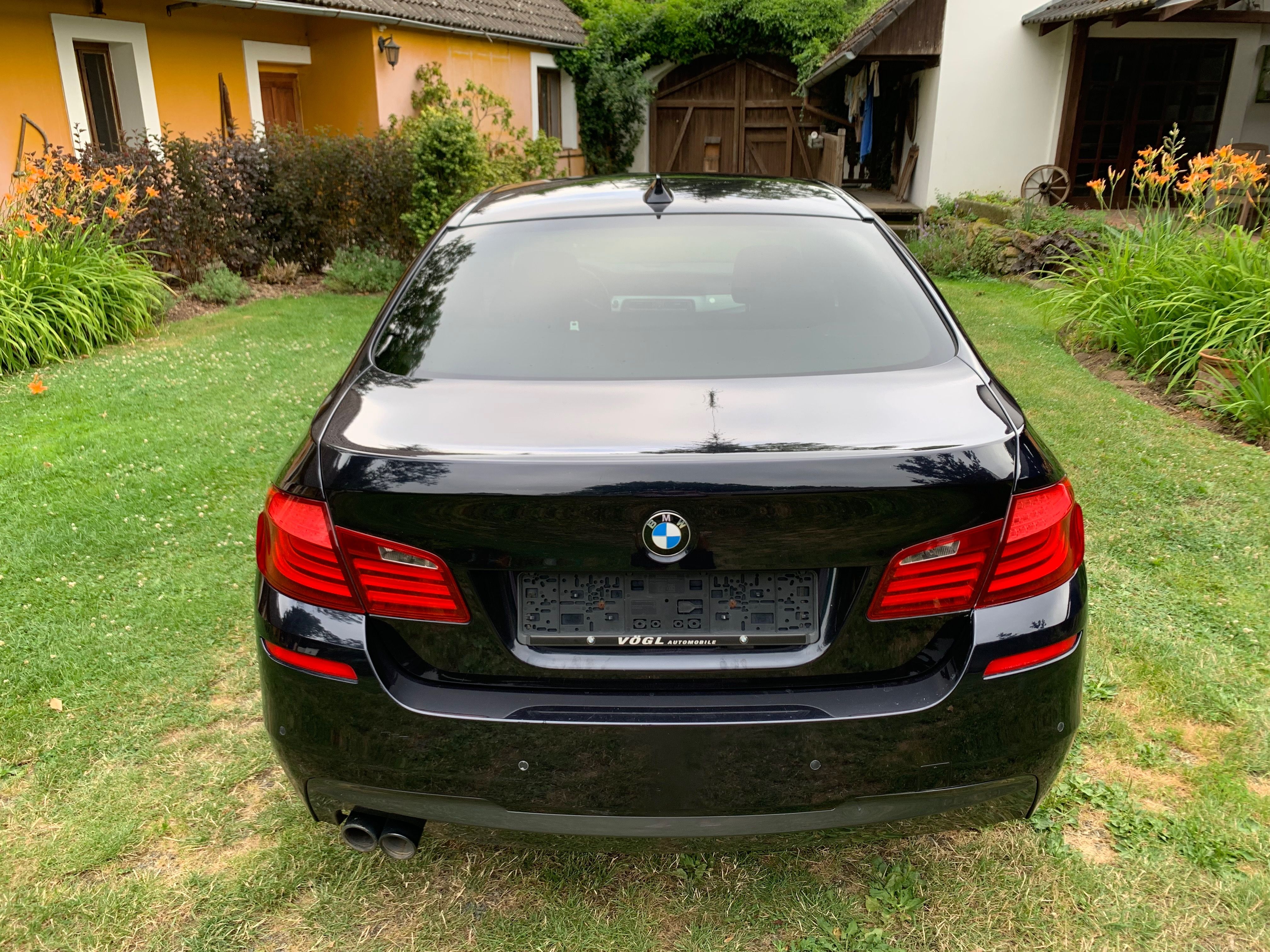 BMW Řada 5, 530d xDrive M-paket 1.majitel - fotka 4