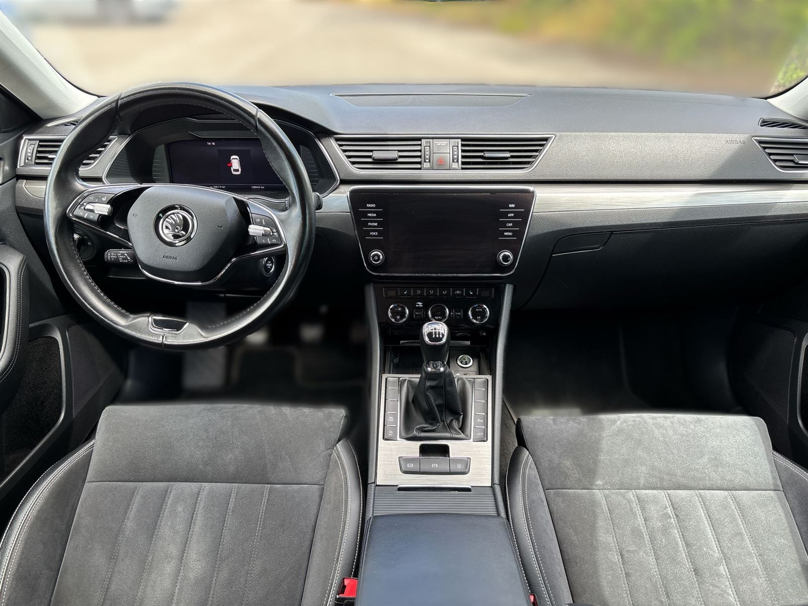 Škoda Superb, Combi 1.5 TSI Style+ - fotka 5