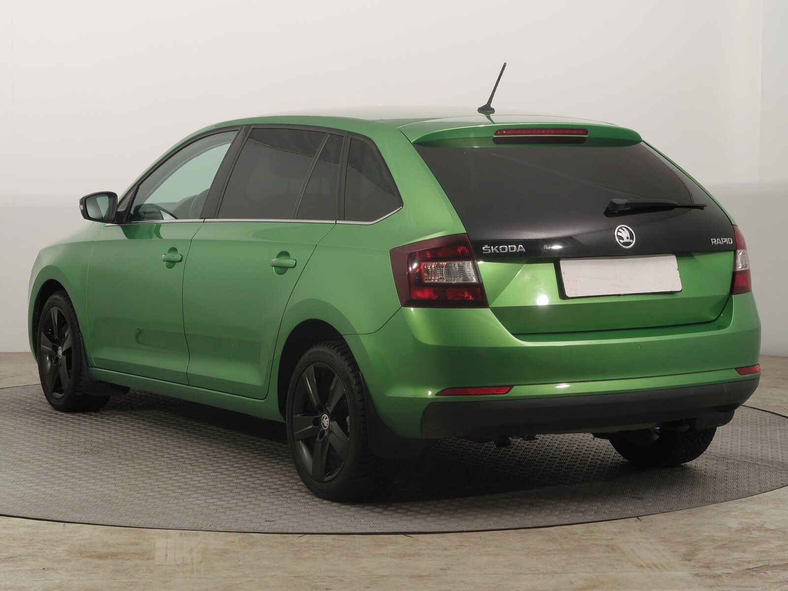 Škoda Rapid, 1.2 TSI, Spaceback, Navi - fotka 4