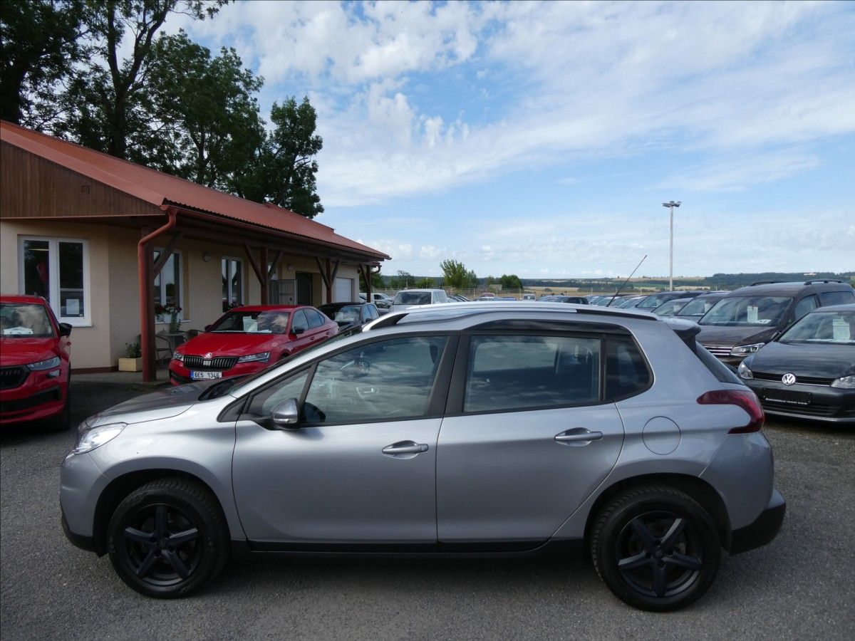 Peugeot 2008, 1,2 i 81kW NAVI,závěs,serviska - fotka 6