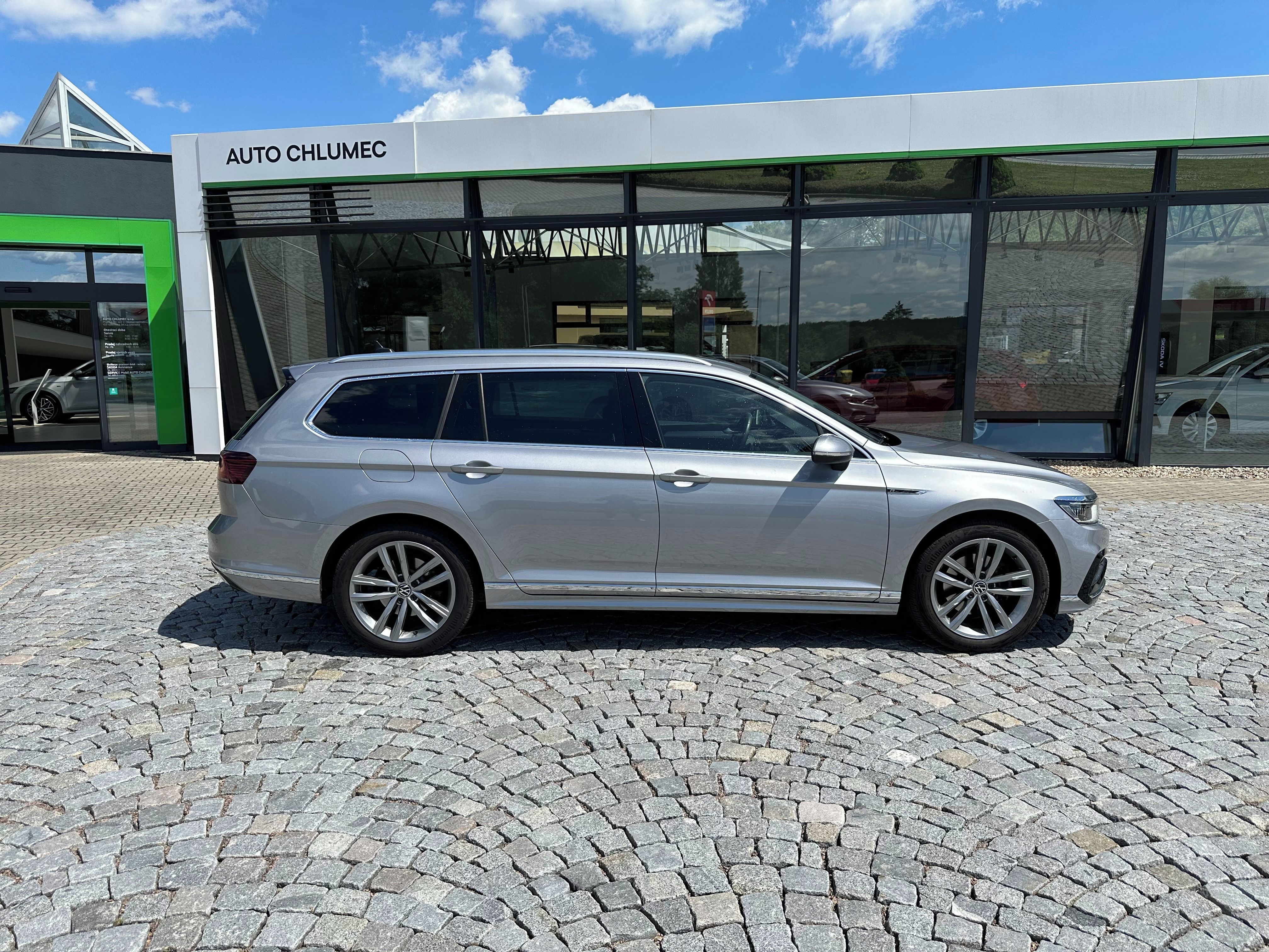 Volkswagen Passat, Variant 2.0 TDI DSG R-Line 4x4 - fotka 5