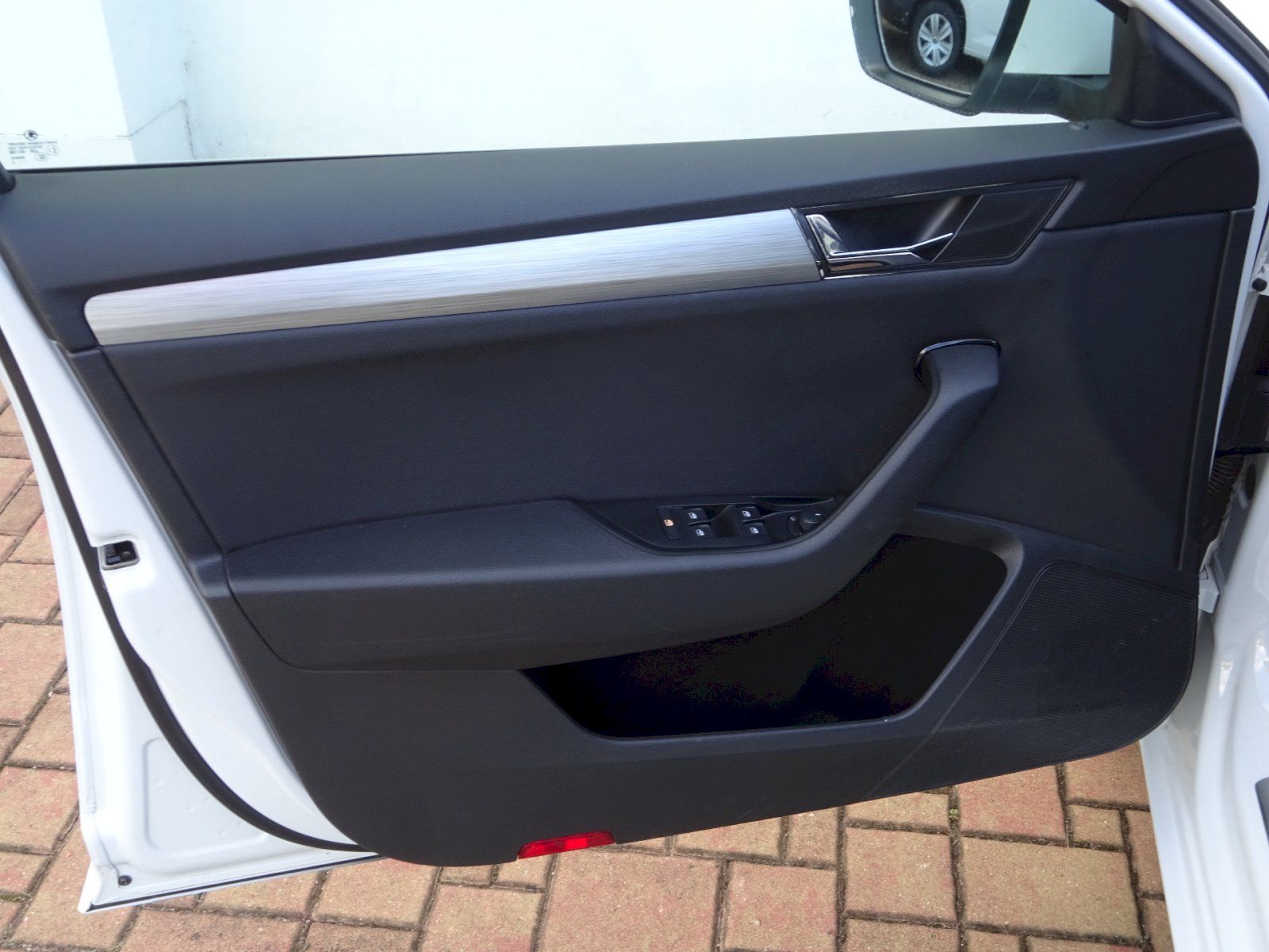 Škoda Superb, 2,0TDi /110kW DSG Ambition - fotka 6