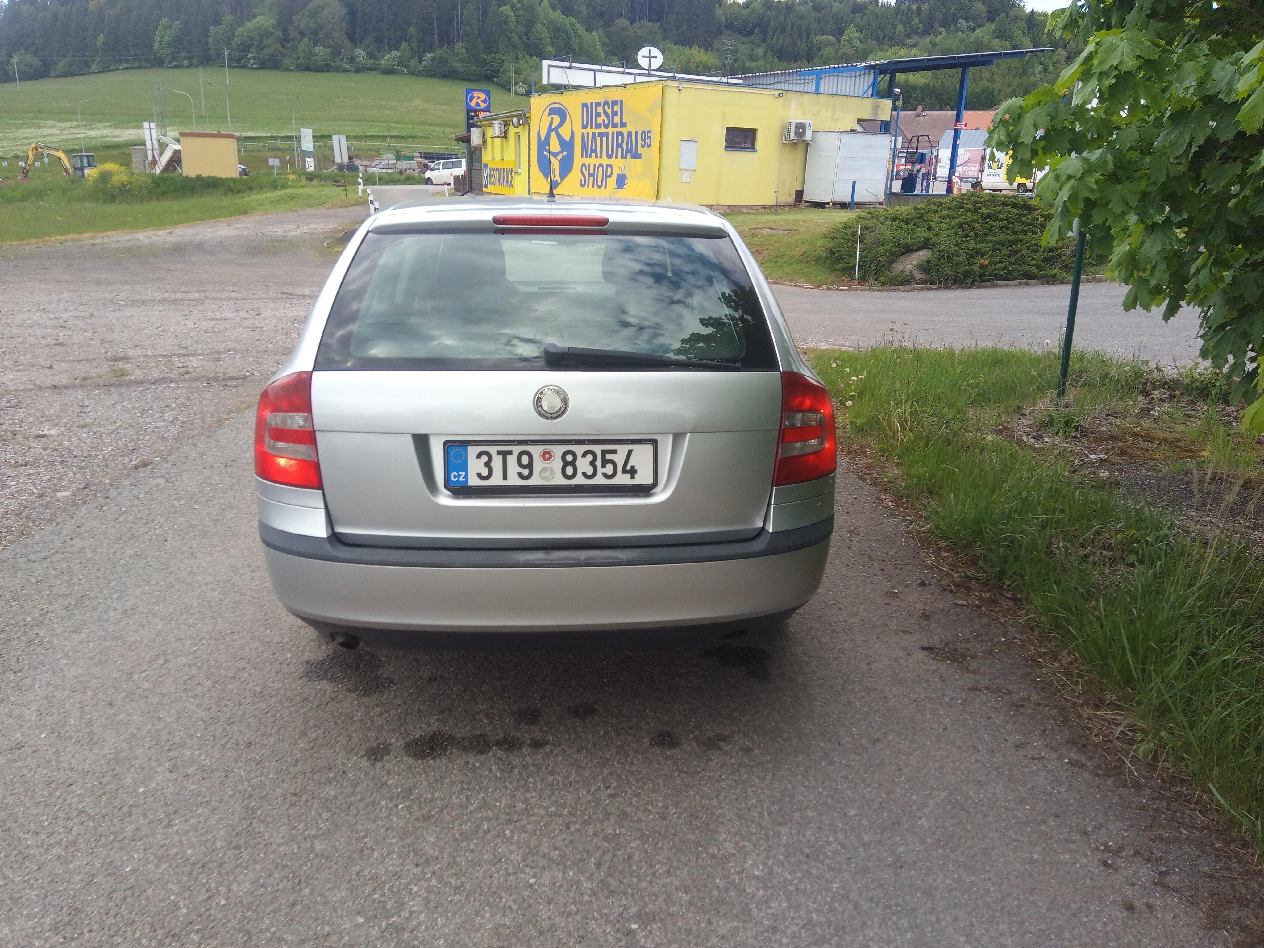 Škoda Octavia, 1,6 MPi, serviska - fotka 5