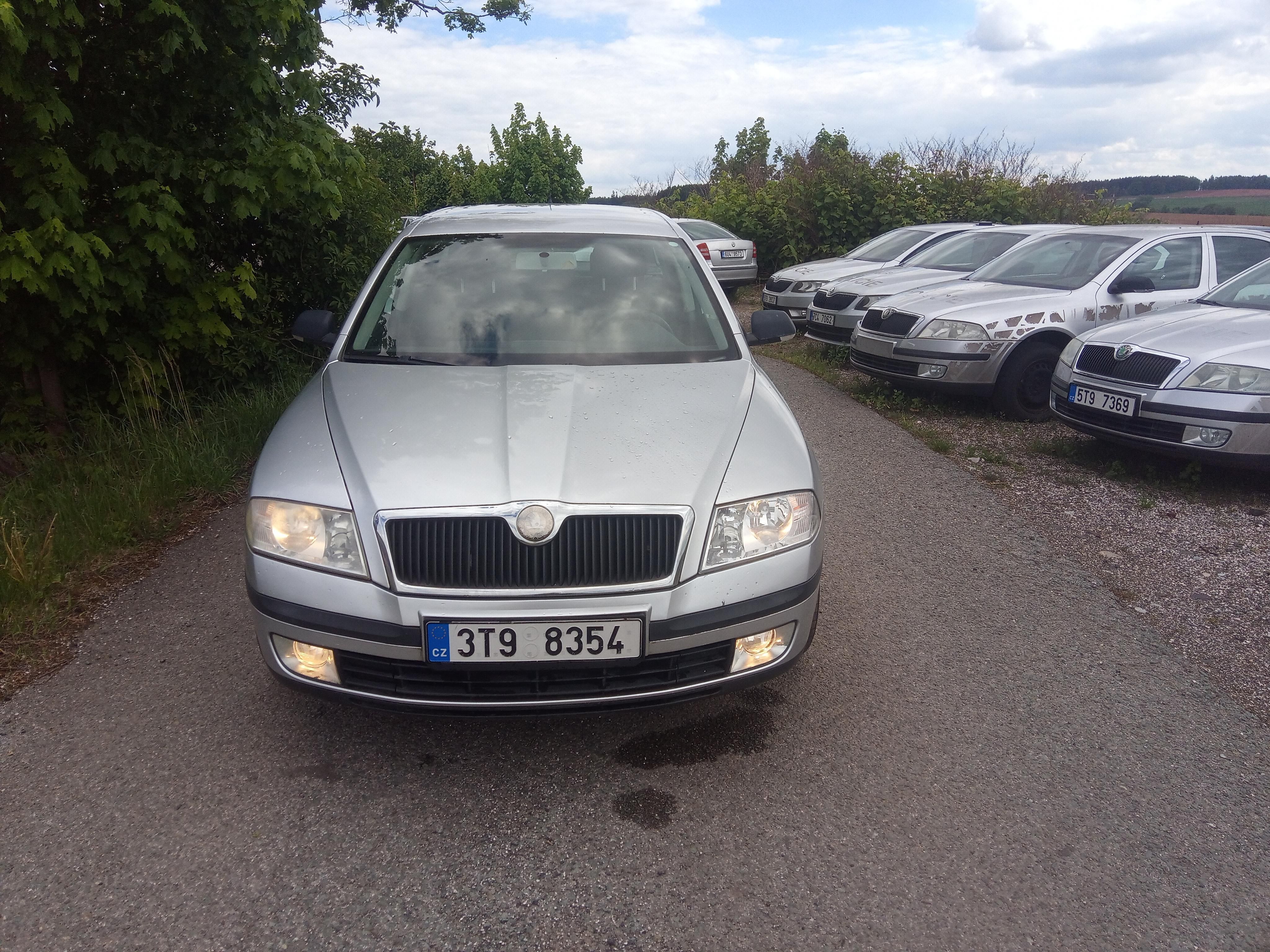Škoda Octavia, 1,6 MPi, serviska - fotka 2