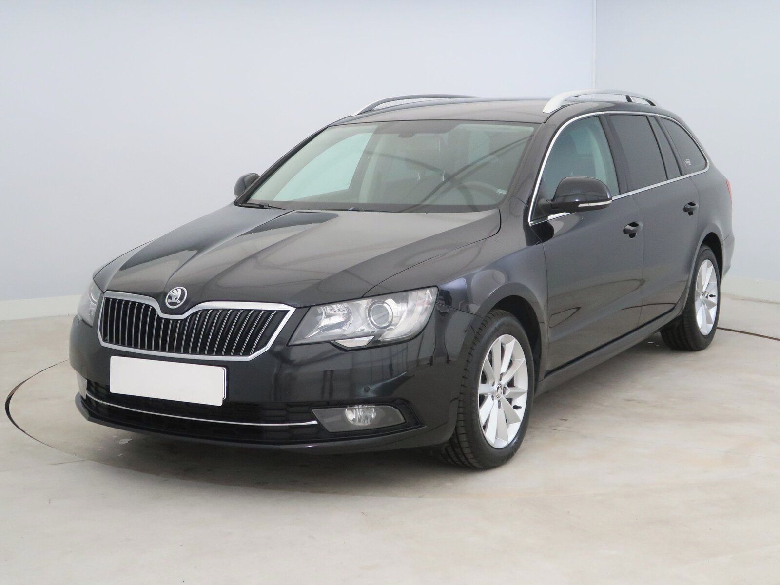 Škoda Superb, 1.6 TDI, Ambition, Serv.kniha - fotka 2