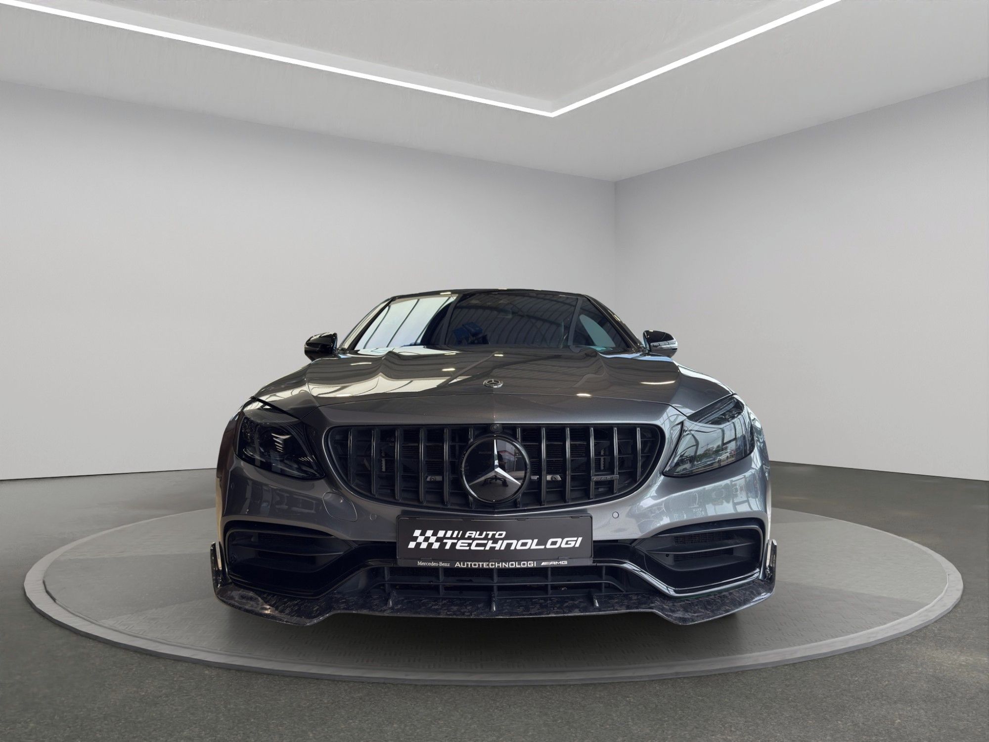 Mercedes-Benz Třídy C, 63 S kupé - fotka 2