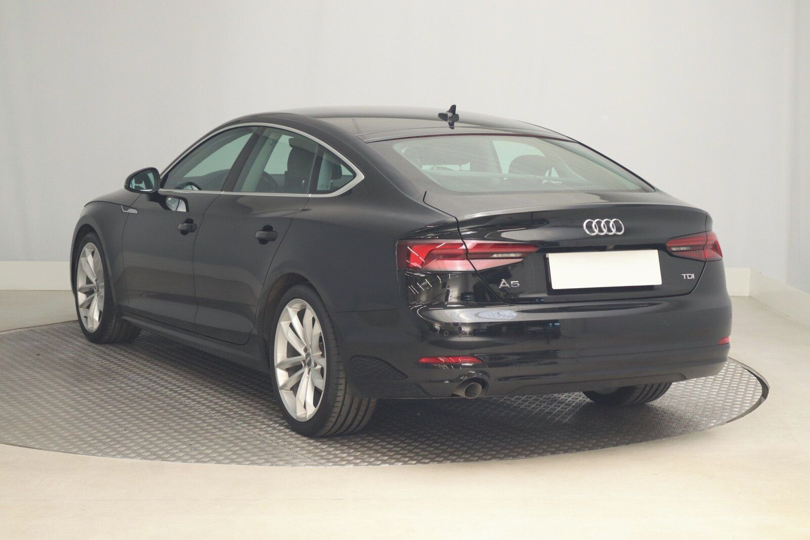Audi A5, 2.0 TDI, Sport, Automat, Navi - fotka 4
