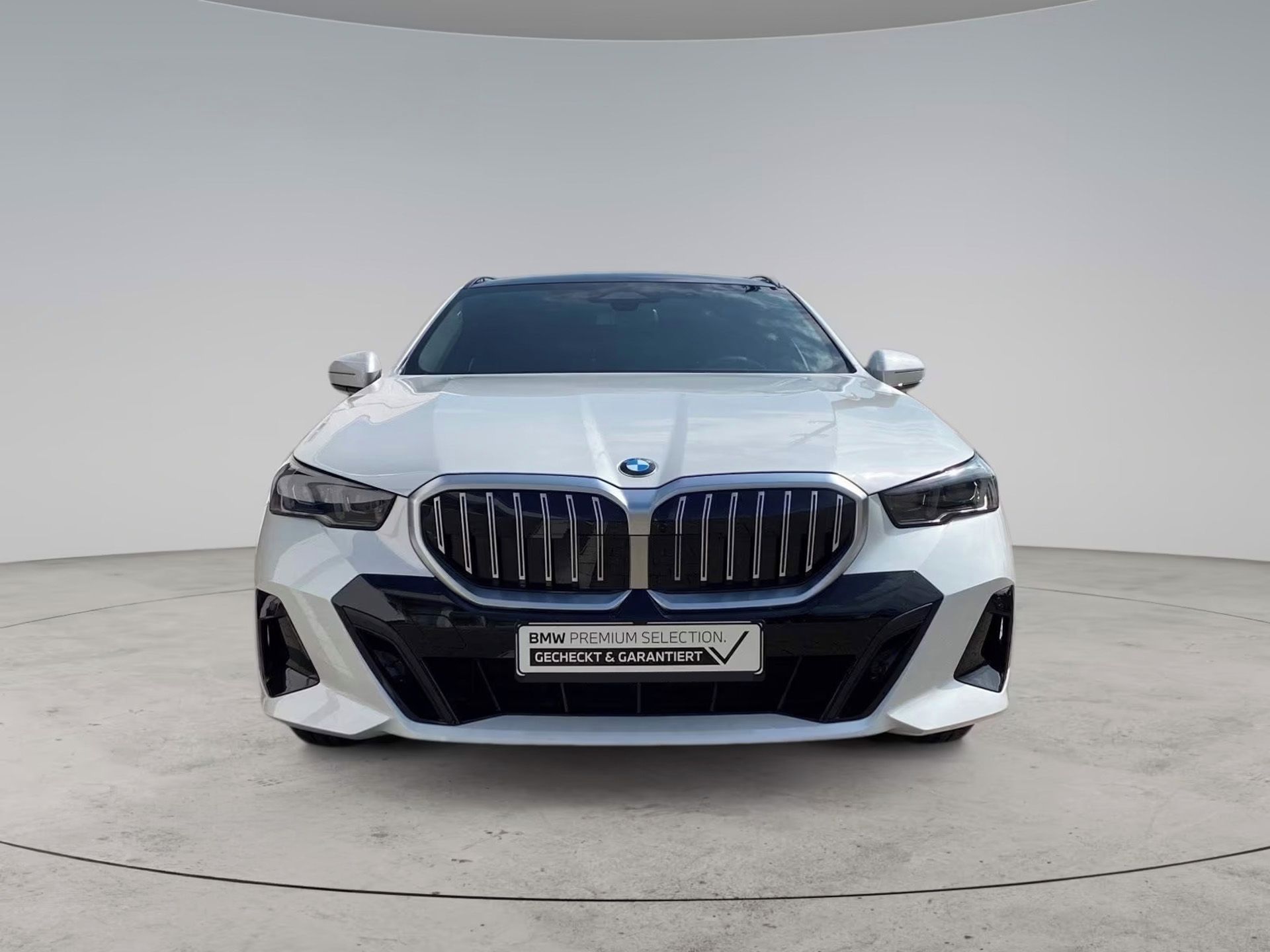 BMW Řada 5, 520d xDrive M-Sport Pano Venti - fotka 2