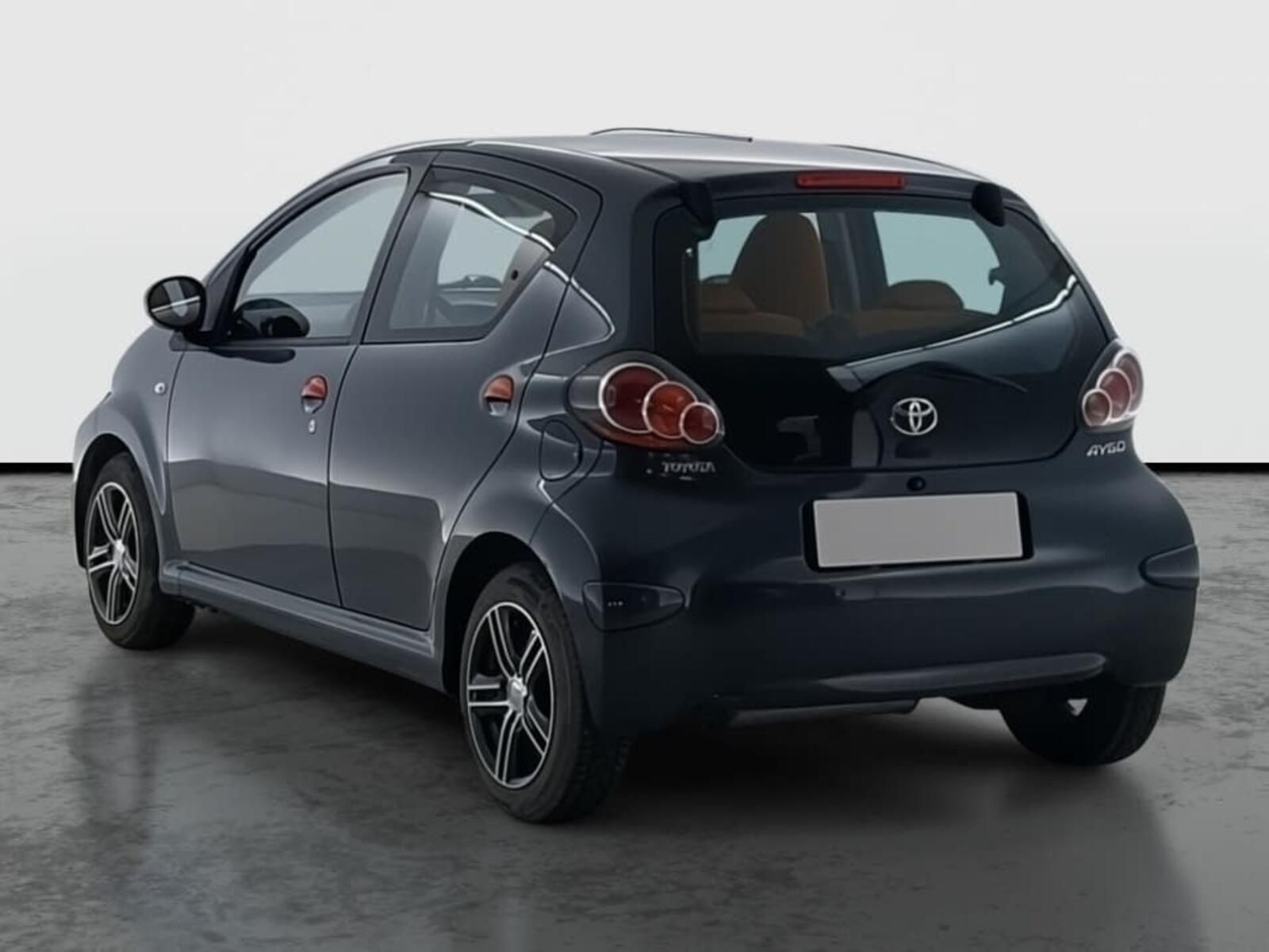 Toyota Aygo, 1.0 VVT-i, po STK, rezervace - fotka 4