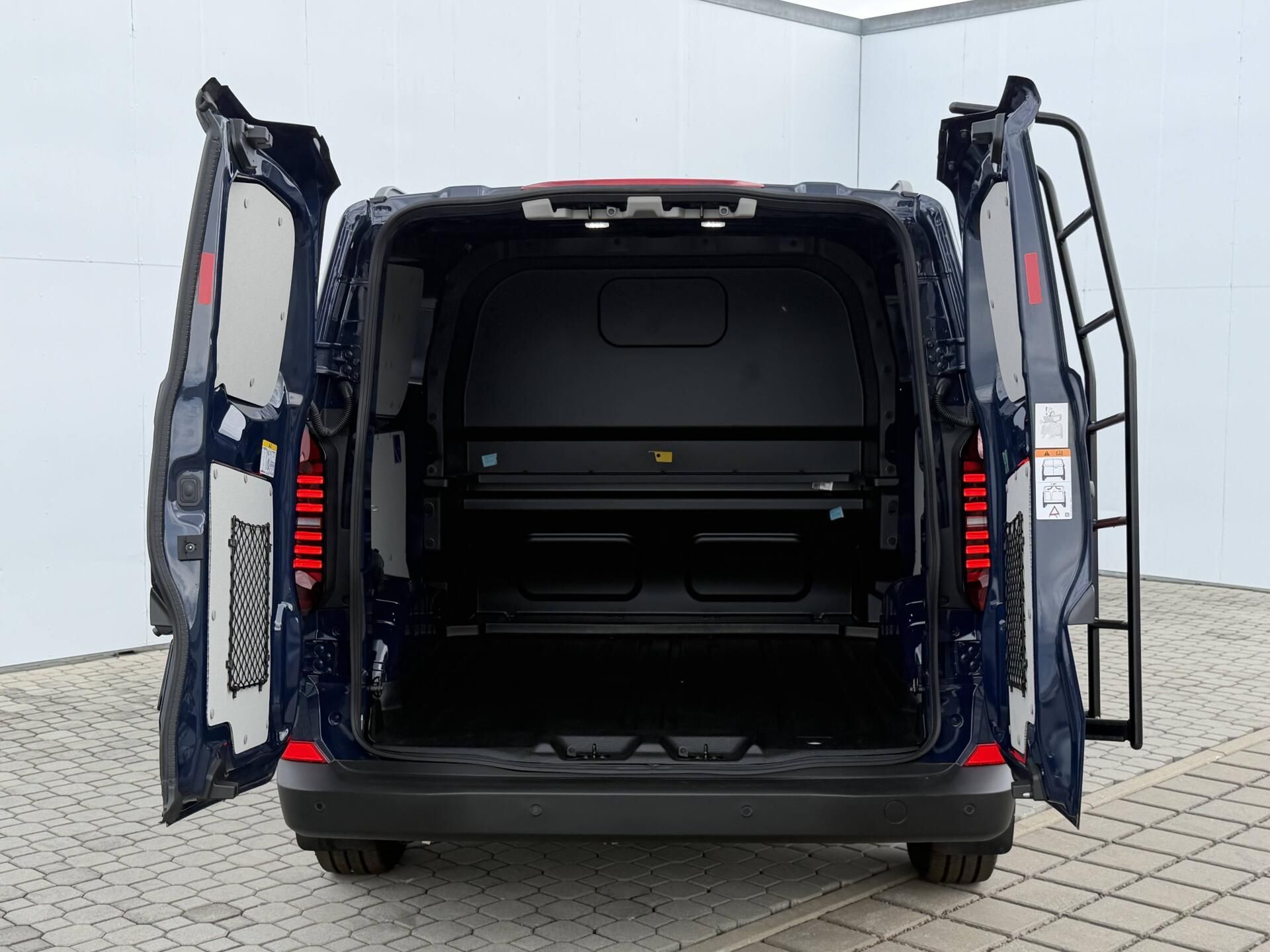 Volkswagen Transporter, PLUS DR 4M 8AUT 2,0TDI - fotka 4
