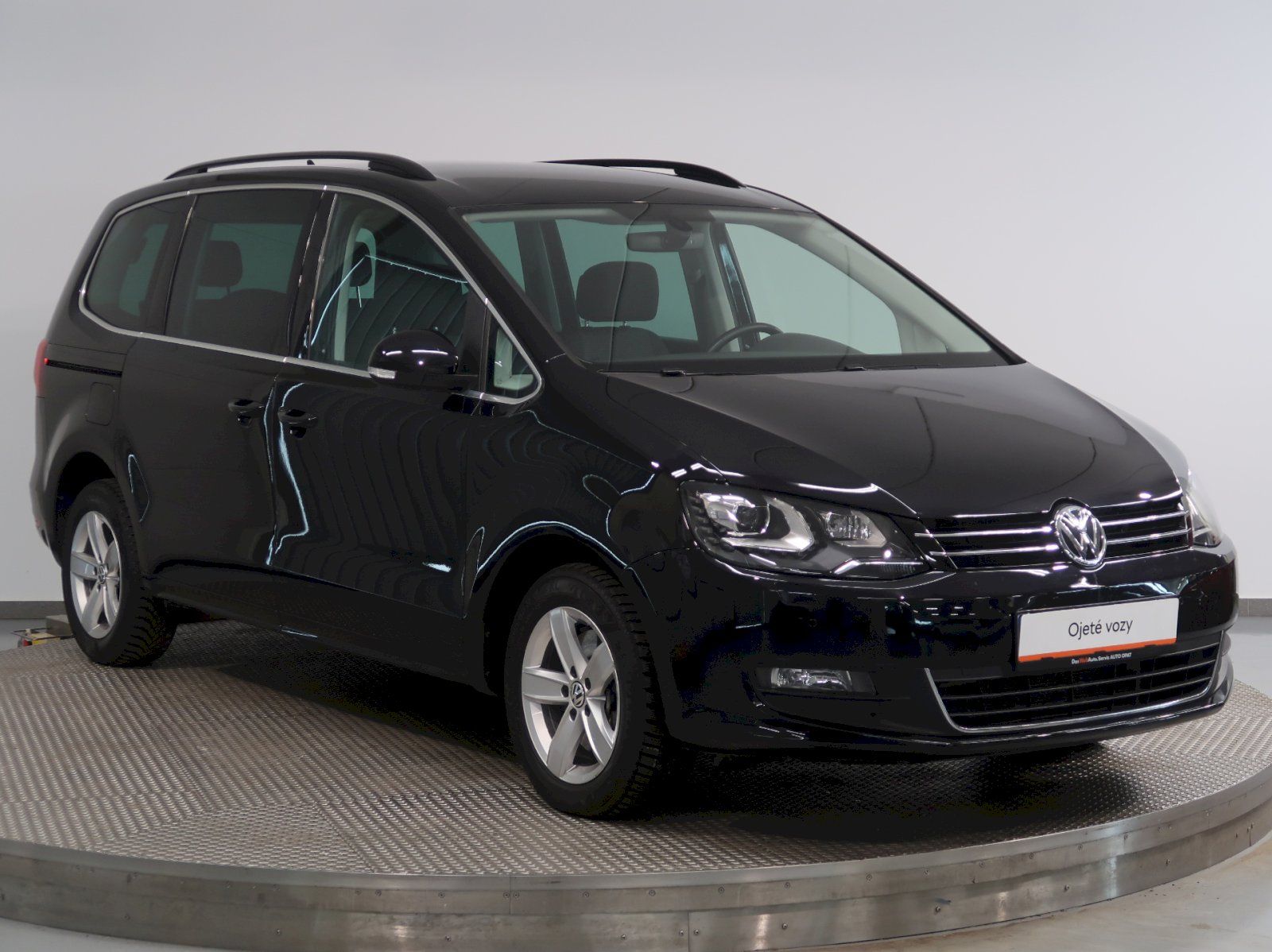 Volkswagen Sharan, HIGHLINE 2.0TDI 110KW DSG TAŽN - fotka 6