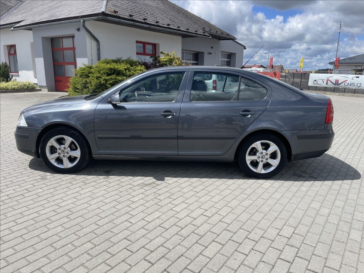 Škoda Octavia, 1,9 TDi 77kw Elegance Klima Ků - fotka 2