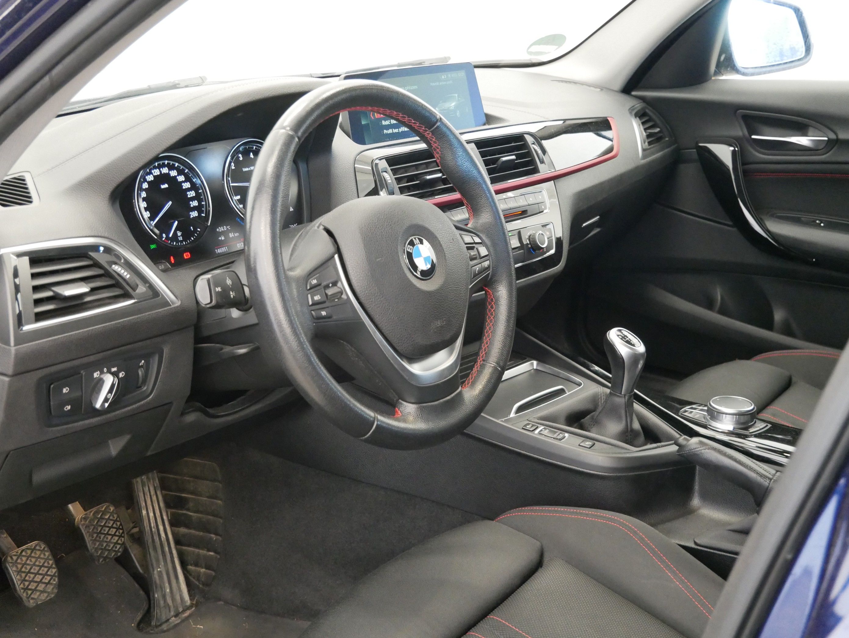 BMW Řada 1, i 135 kW Sport Line - fotka 5