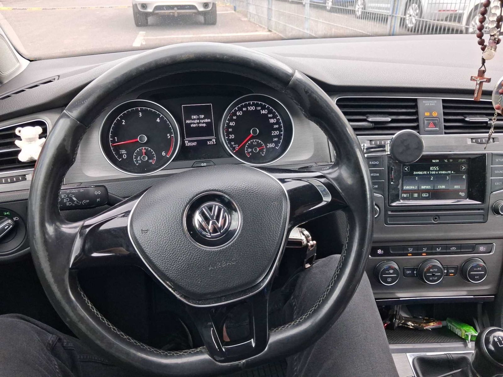 Volkswagen Golf, 1.6 TDI, Automatická klima - fotka 3