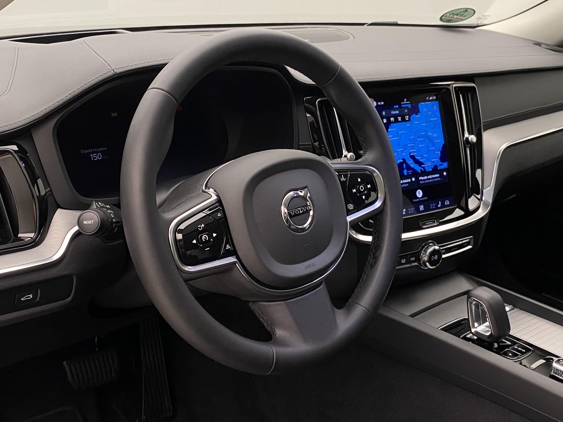 Volvo S60, B5 AWD DARK ULTIMATE AUT CZ - fotka 4