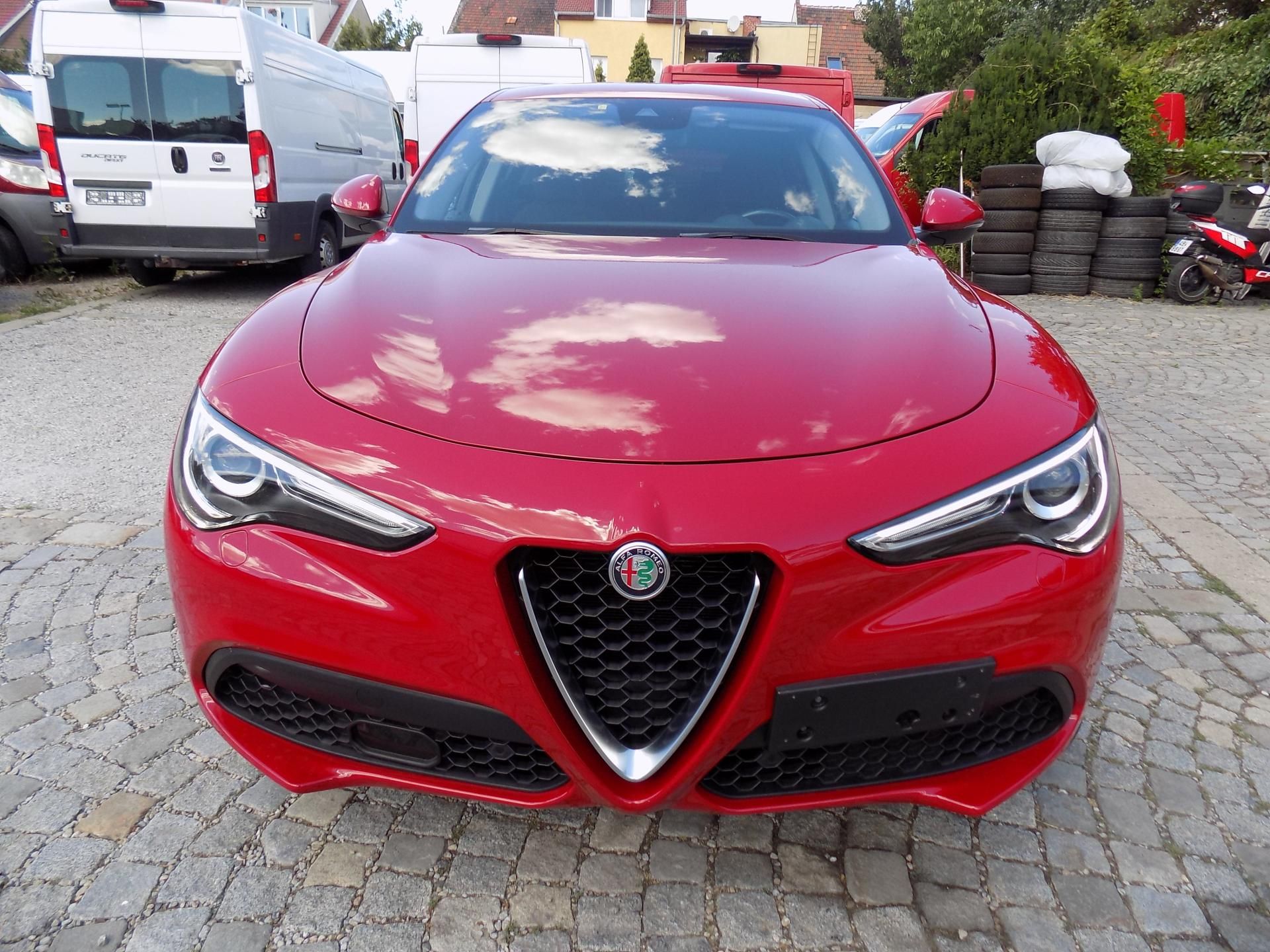 Alfa Romeo Stelvio, 2,2 JTD 140 KW Q4 - fotka 3