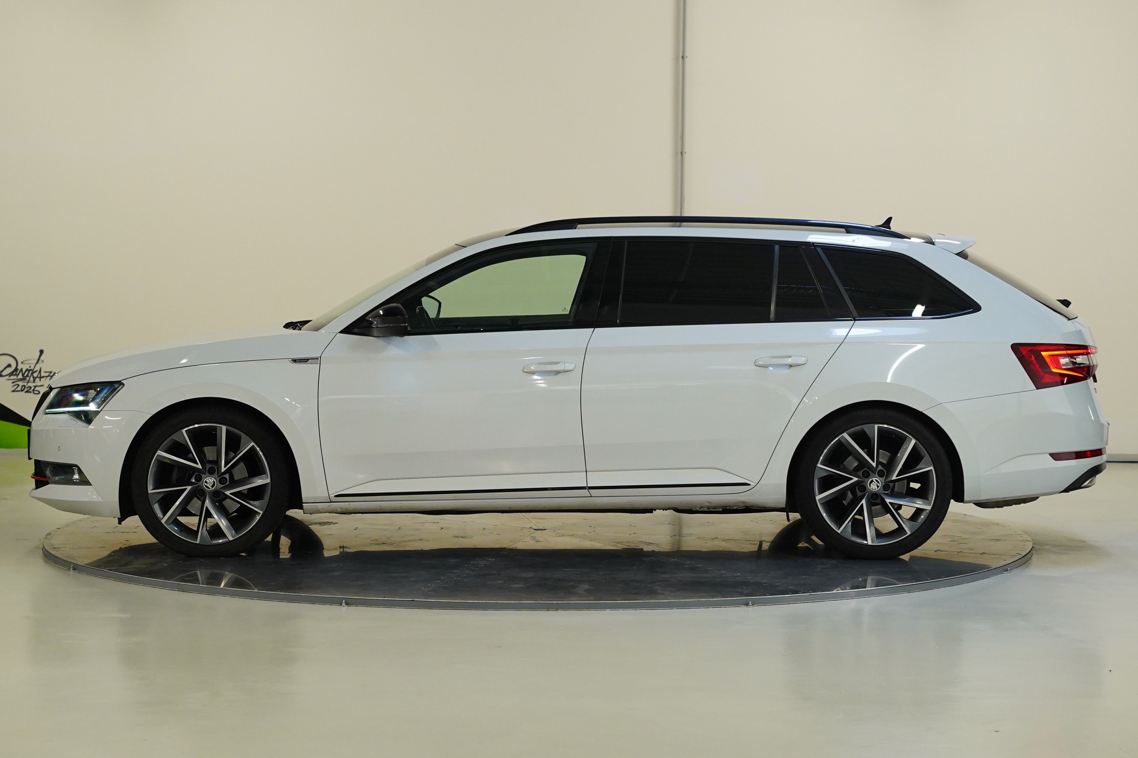 Škoda Superb, 2.0 TDI 140 kW DSG Sportline - fotka 3