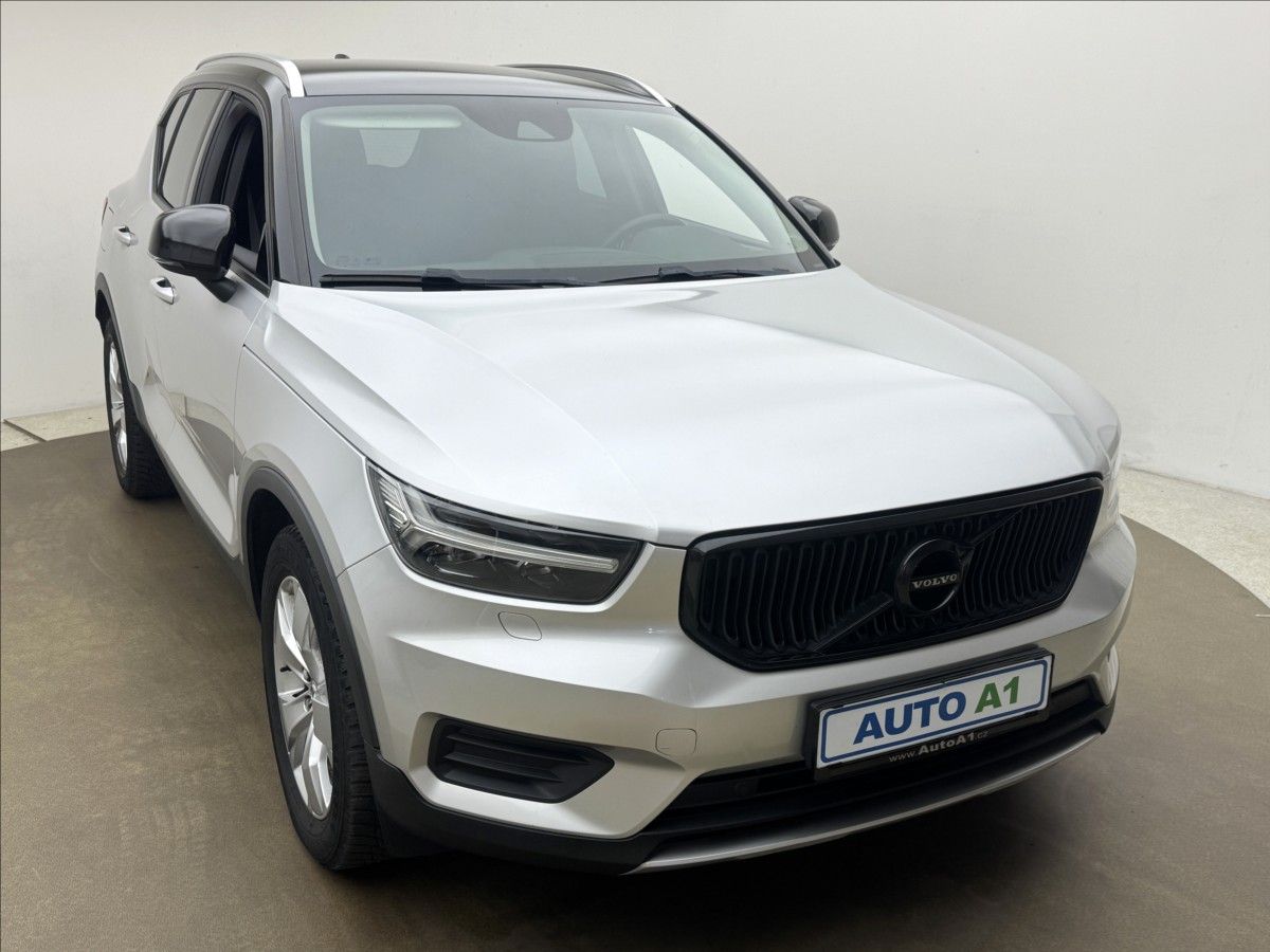 Volvo XC40, 2,0 D3 AUTOMAT VÝHŘEV TAŽNÉ - fotka 3