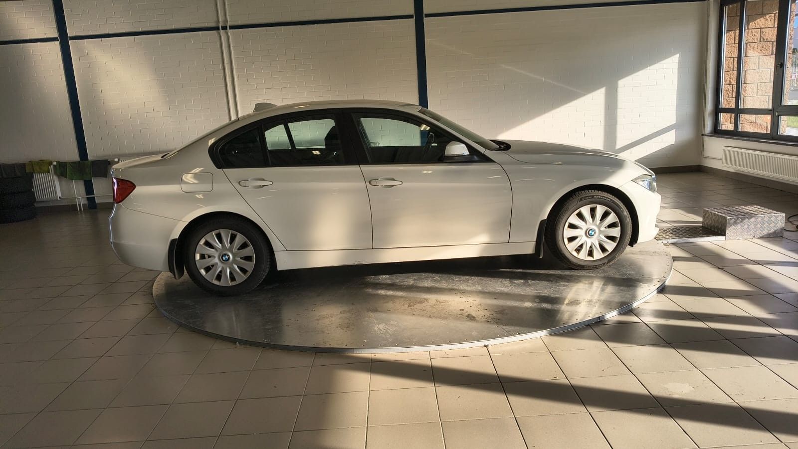 BMW Řada 3, 316D 85 kW - fotka 5