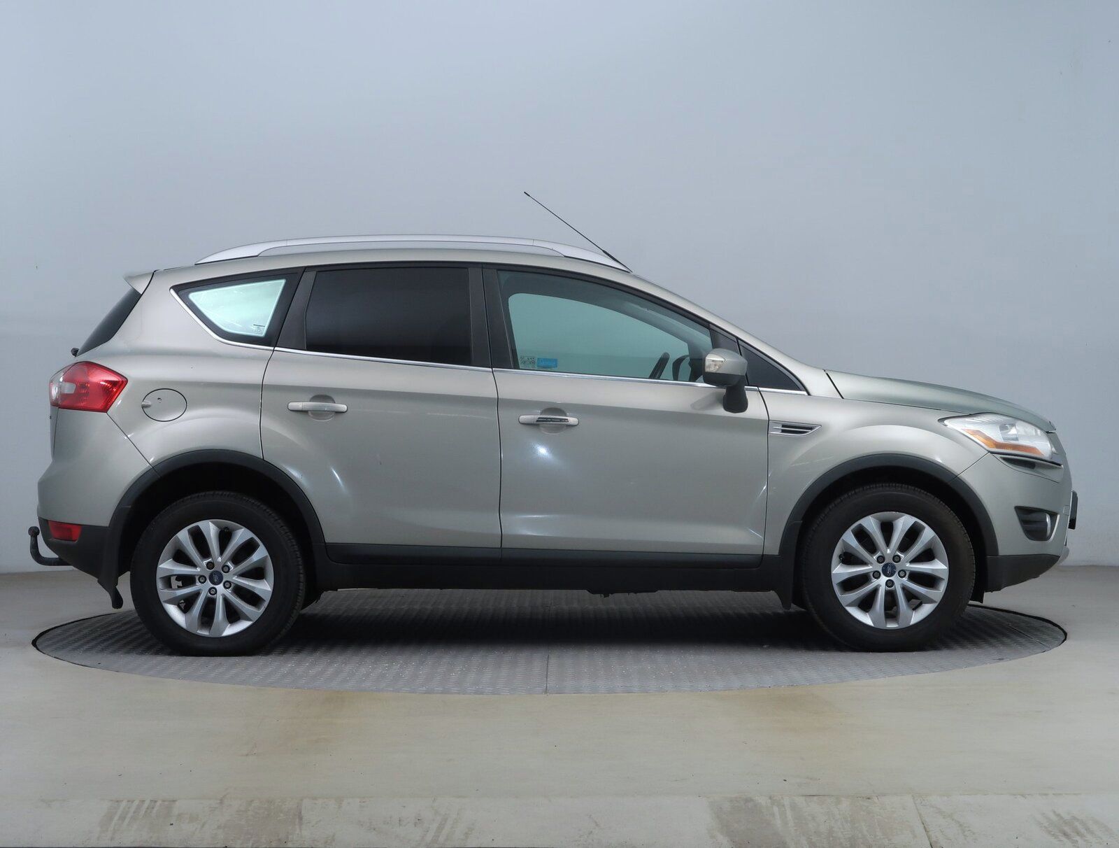 Ford Kuga, 2.0 TDCi, 4X4, Kožené sedačky - fotka 6