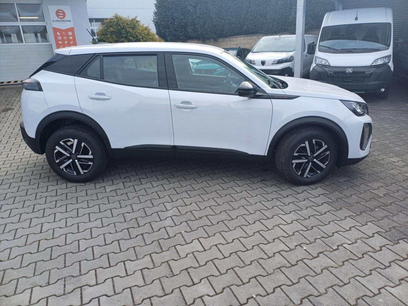 Peugeot 2008, STYLE 1.2 PurTech 100 k manuál - fotka 4