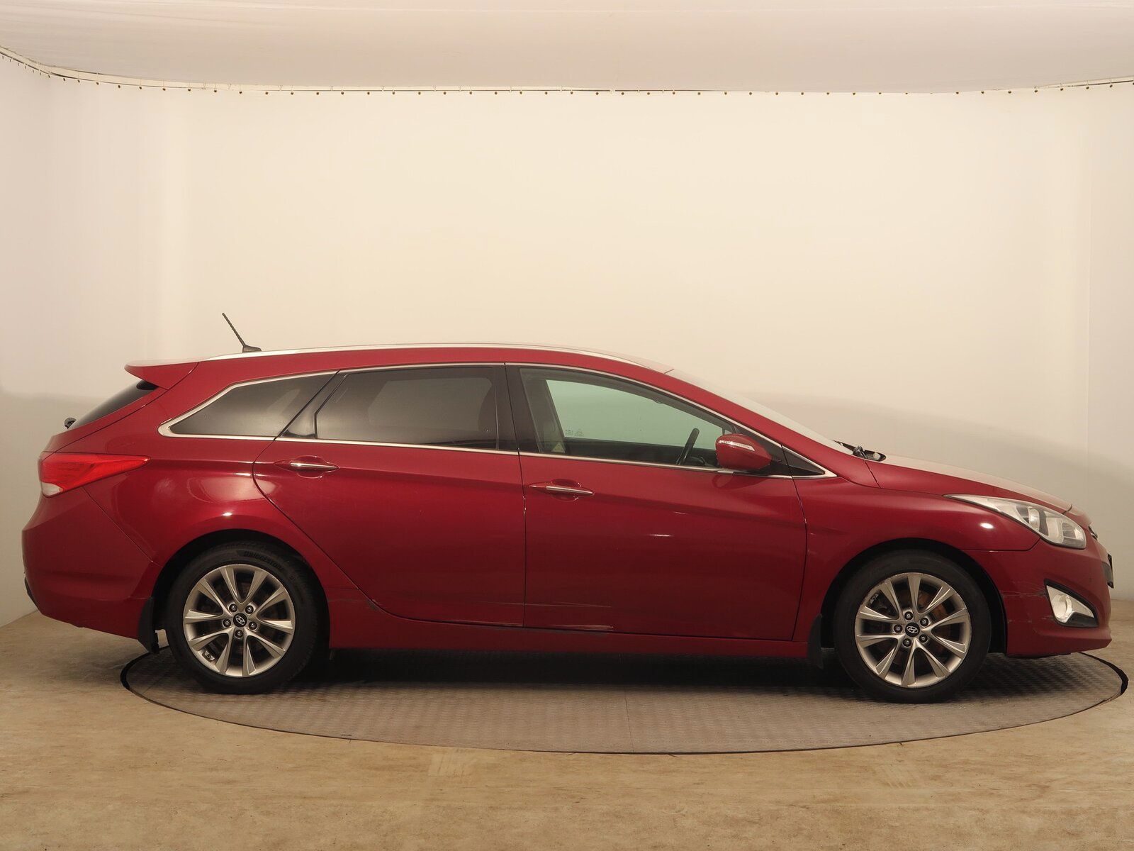 Hyundai i40, 1.7 CRDi, po STK, Tažné - fotka 6