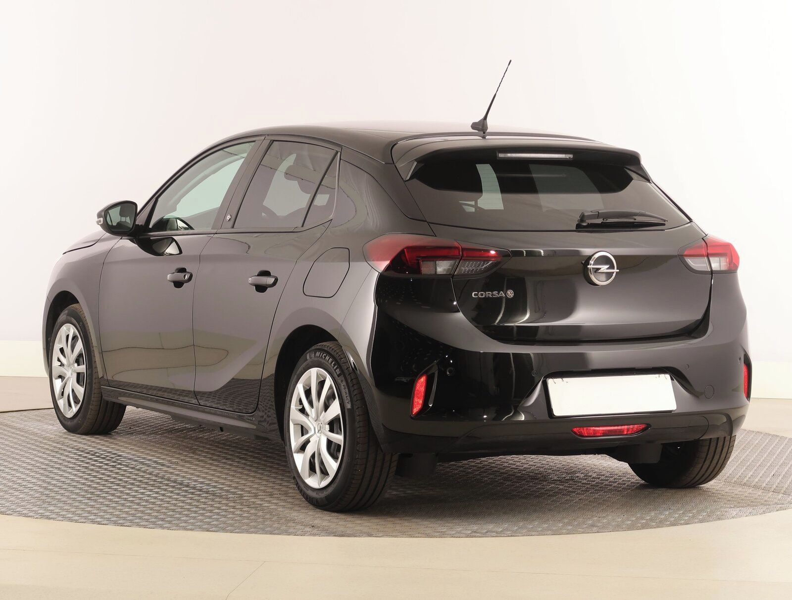 Opel Corsa, 50 kWh, SoH 98%, Edition - fotka 4