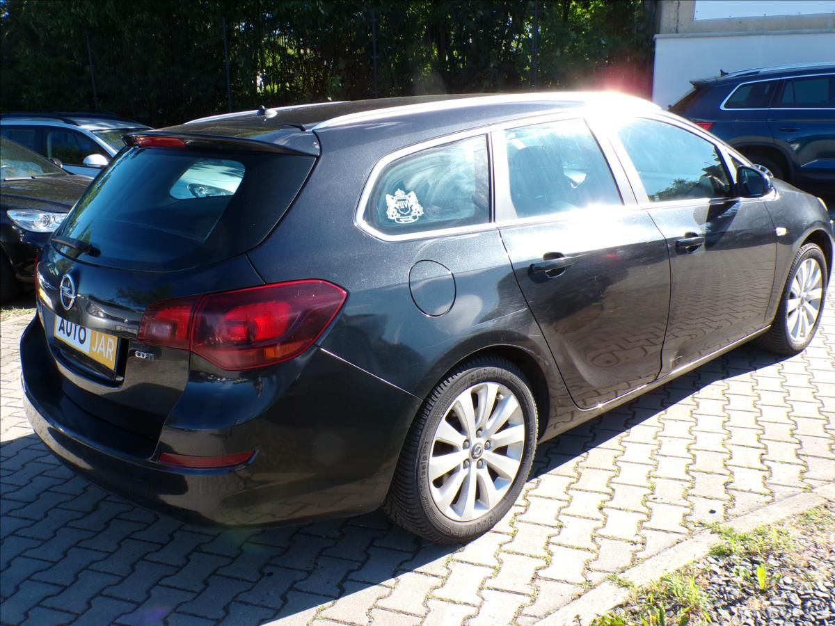 Opel Astra, 1,7 CDTi - fotka 4