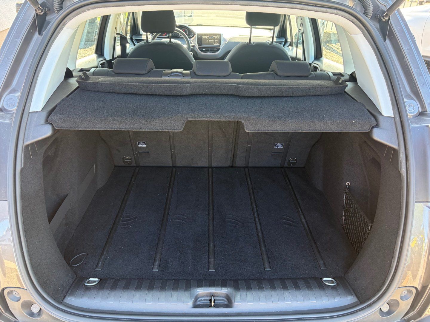 Peugeot 2008, 1,6 HDi,68kW,SERVISKA,1.MAJIT. - fotka 5